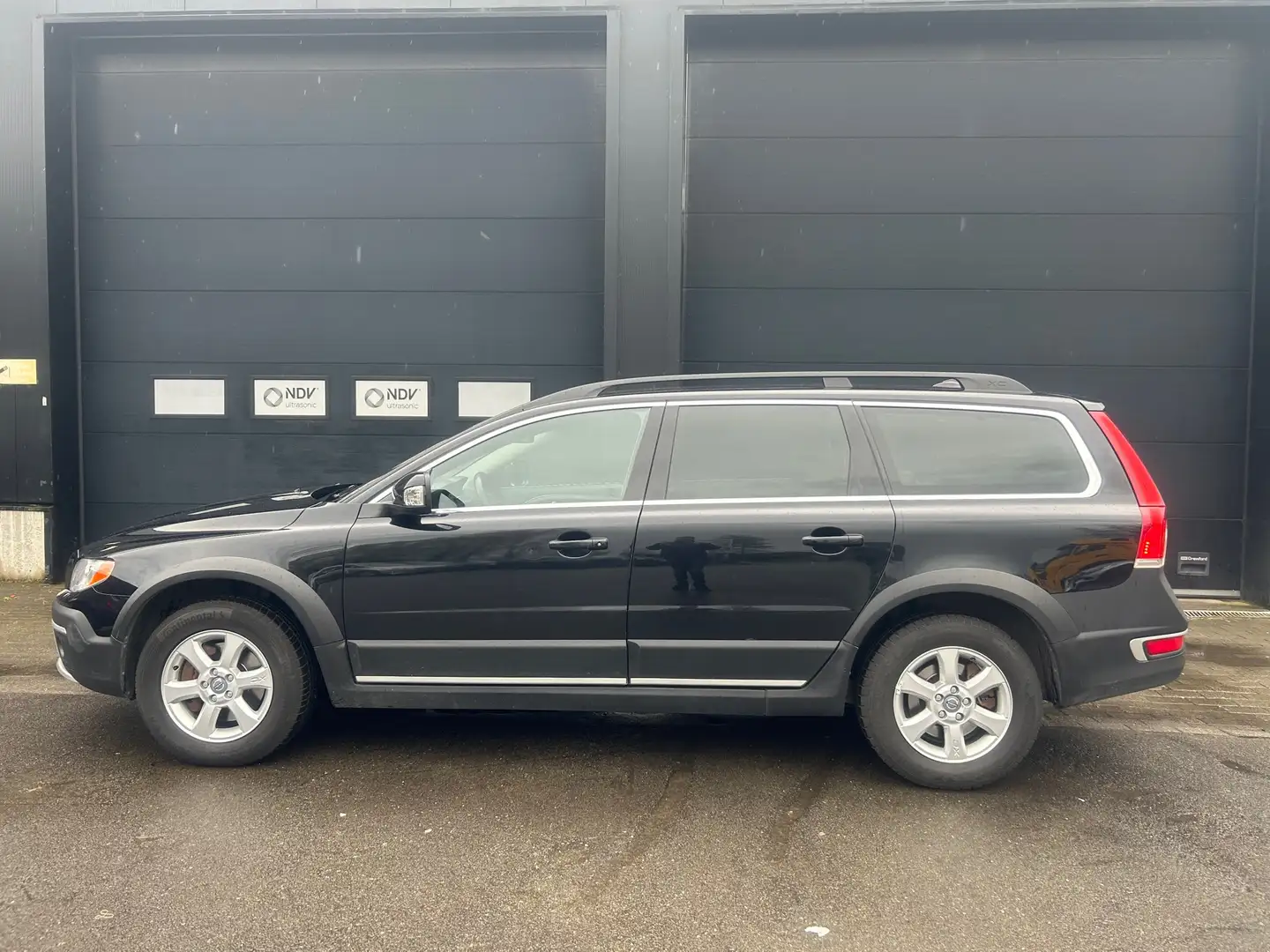 Volvo XC70 D4 Geartronic Momentum Automaat crna - 2