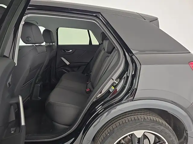 Audi Q2 view 10