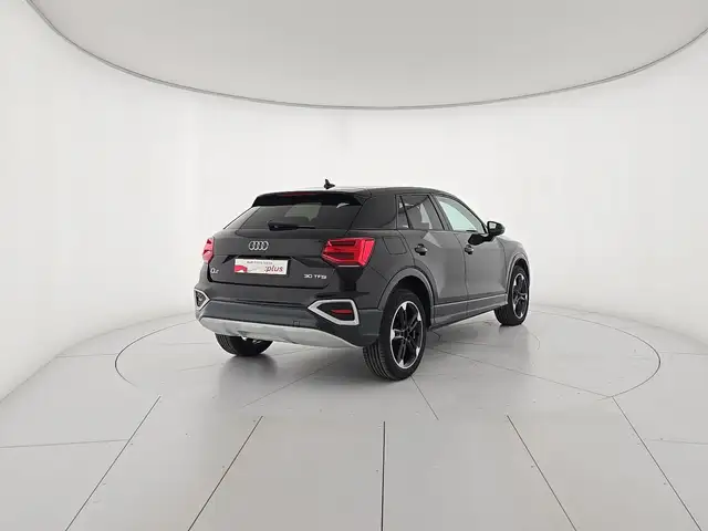Audi Q2 view 5