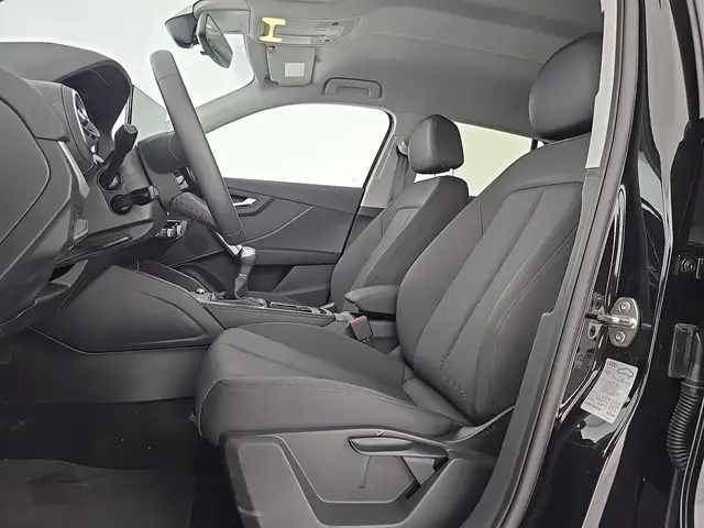 Audi Q2 view 9
