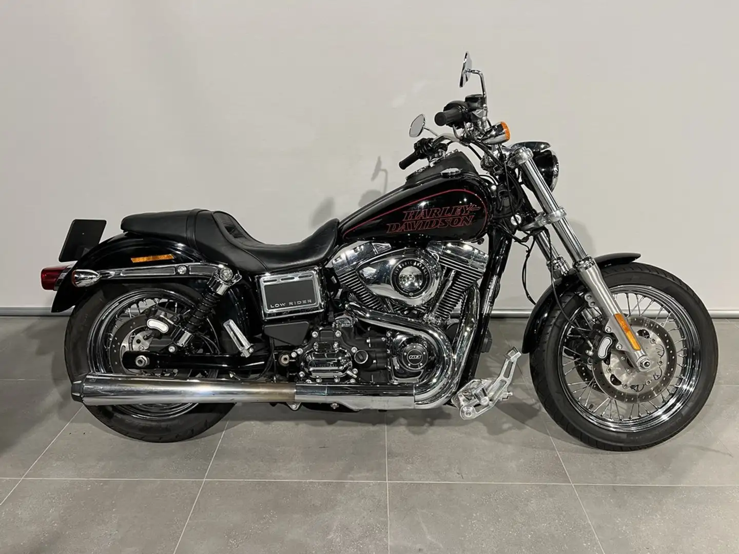 Harley-Davidson Low Rider Negru - 1