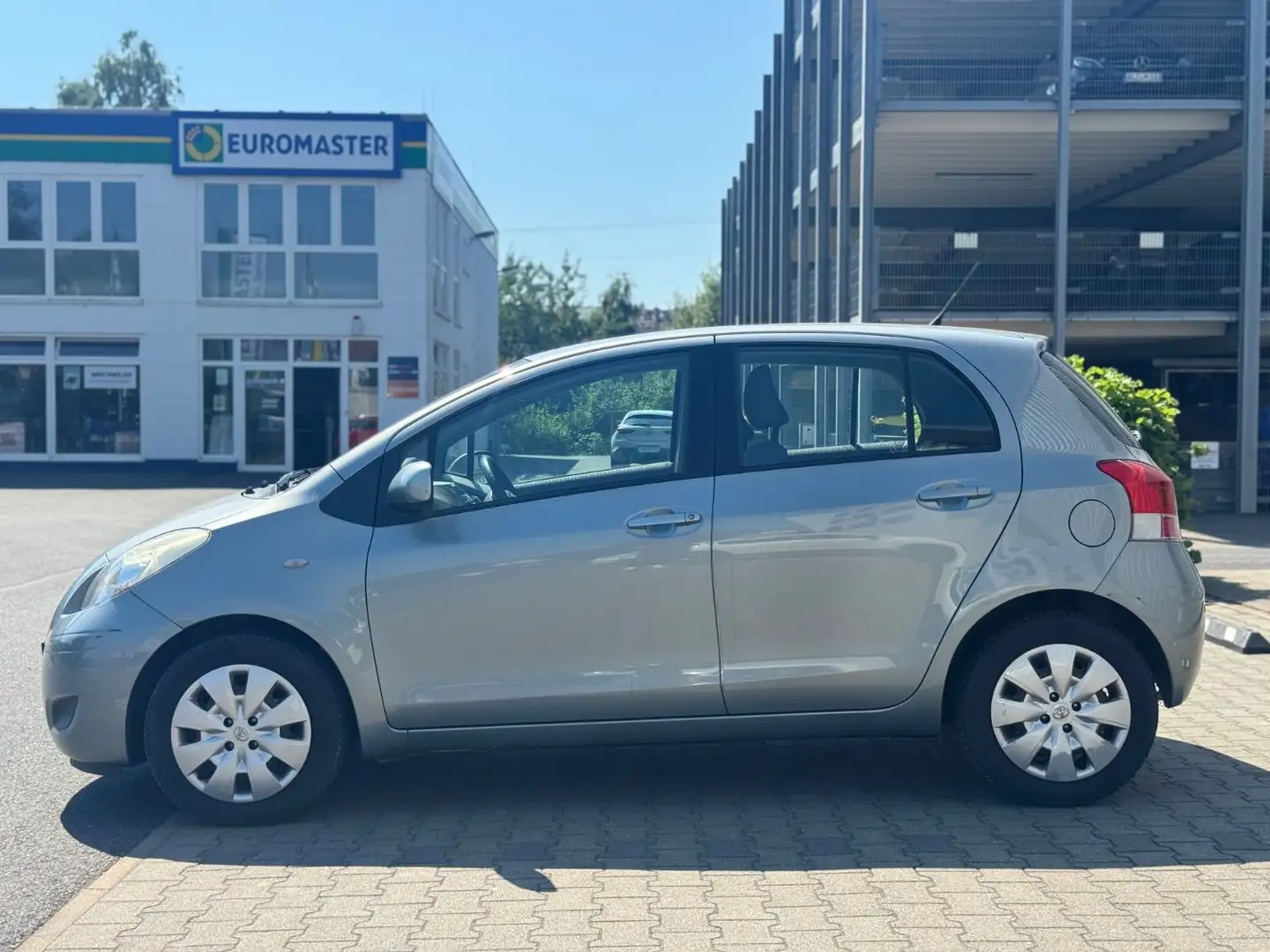Toyota Yaris 1.3 Sol Silber - 1