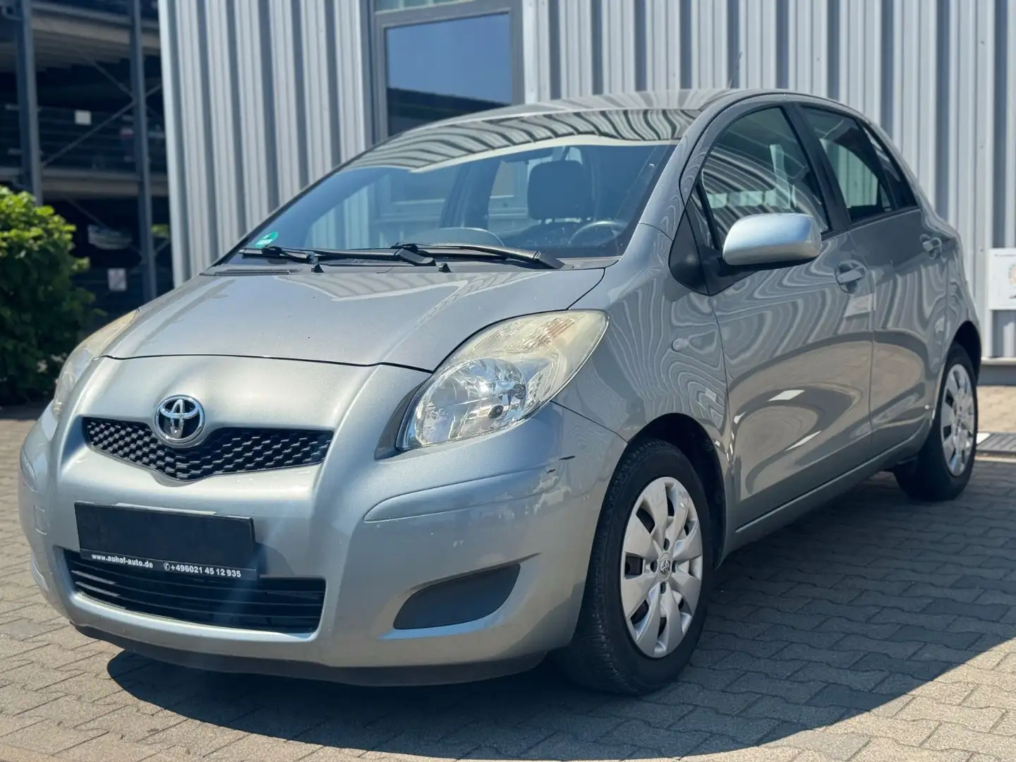 Toyota Yaris 1.3 Sol Silber - 2