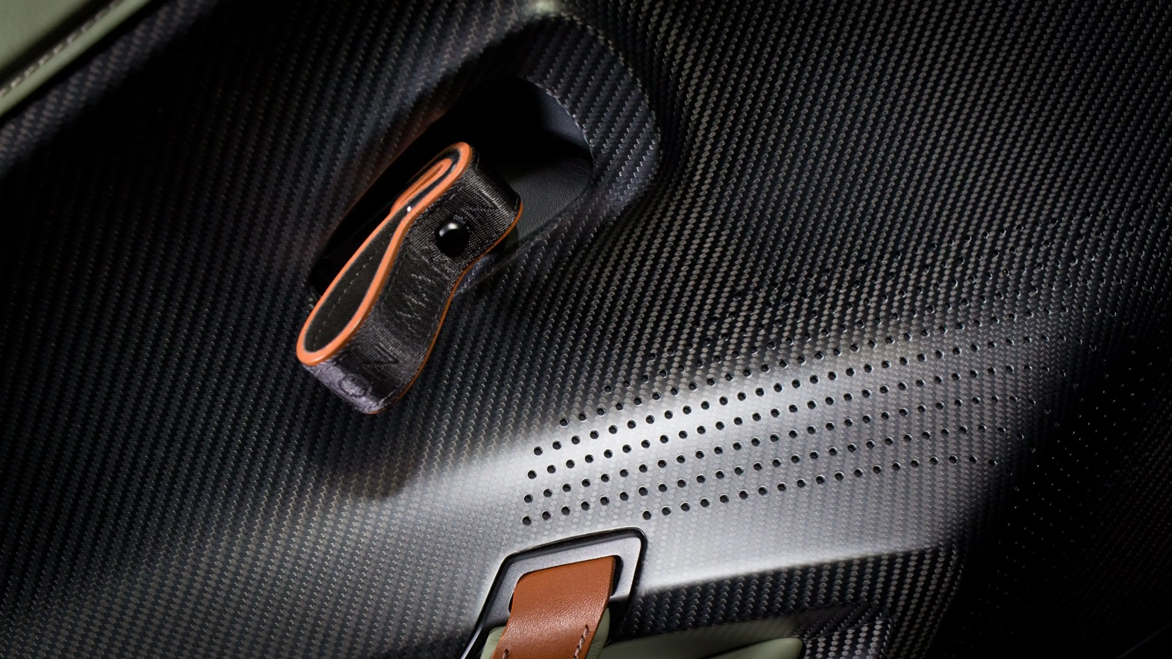 Aston Martin DB DBR22 — photo 10