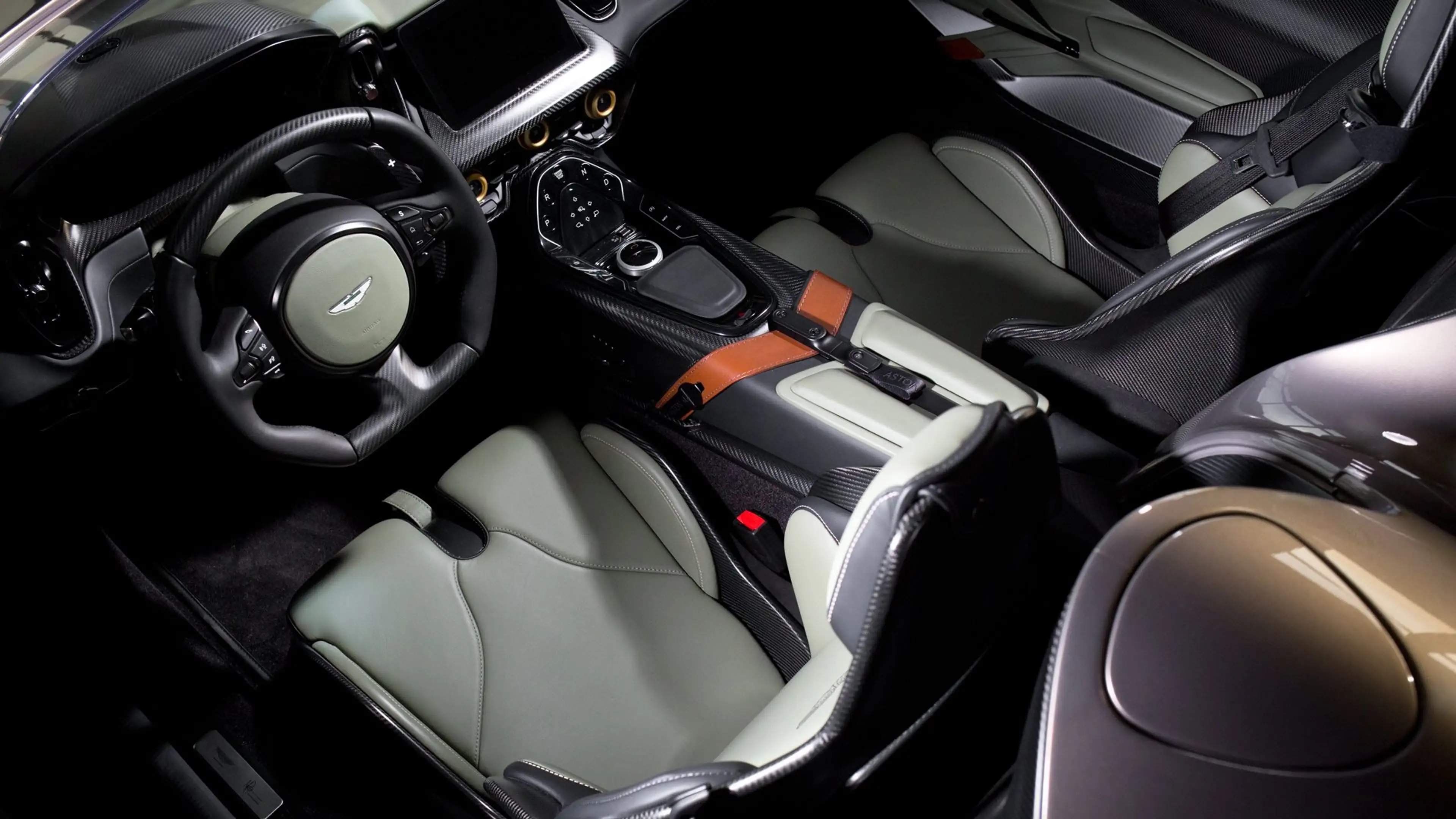 Aston Martin DB DBR22 — photo 9