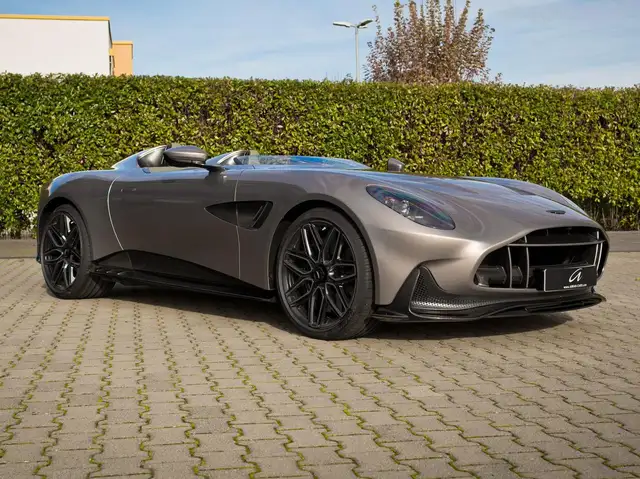 Aston Martin DB DBR22