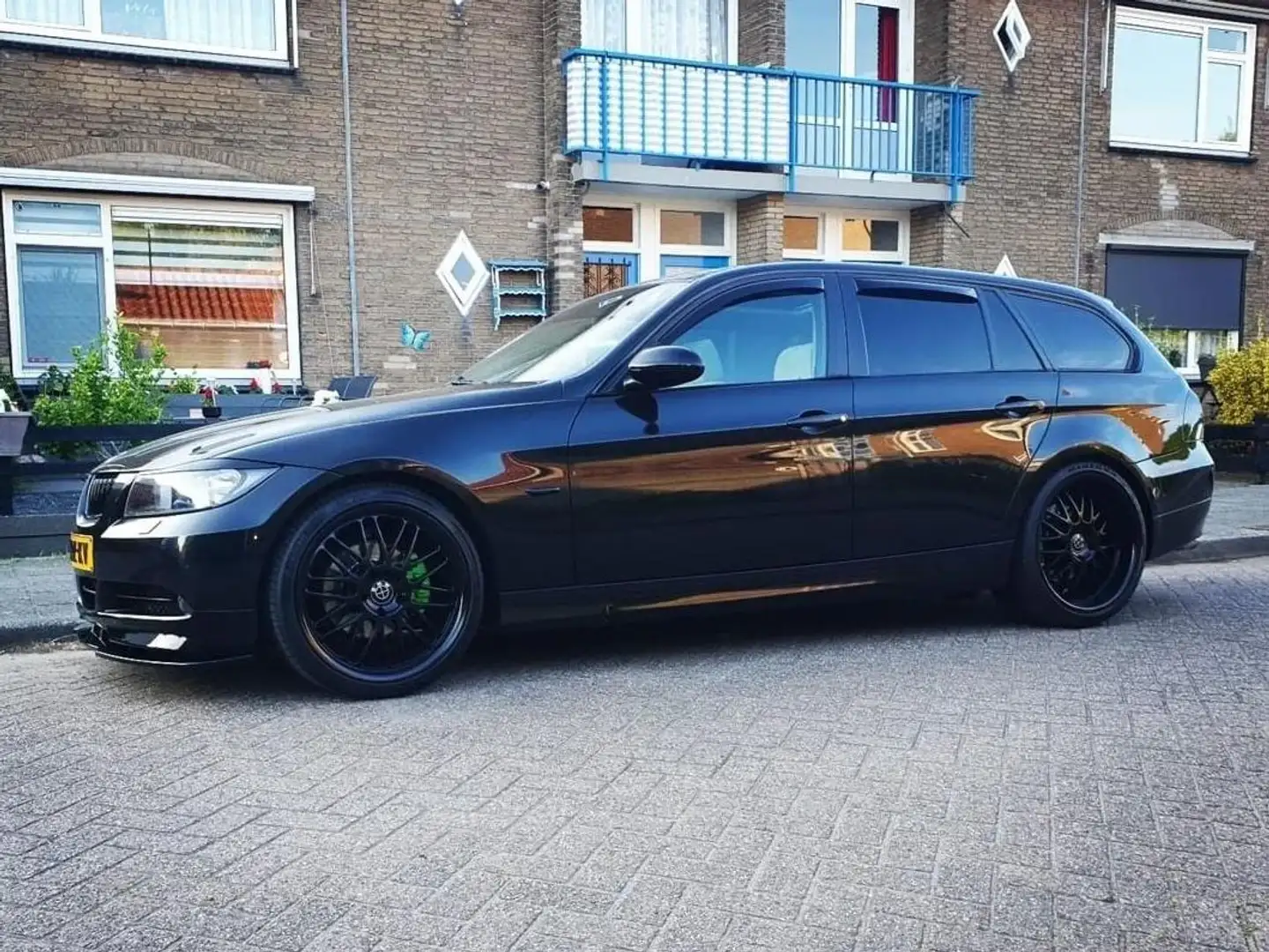 BMW 330 330 325i Dynamic Exec. Чёрный - 1