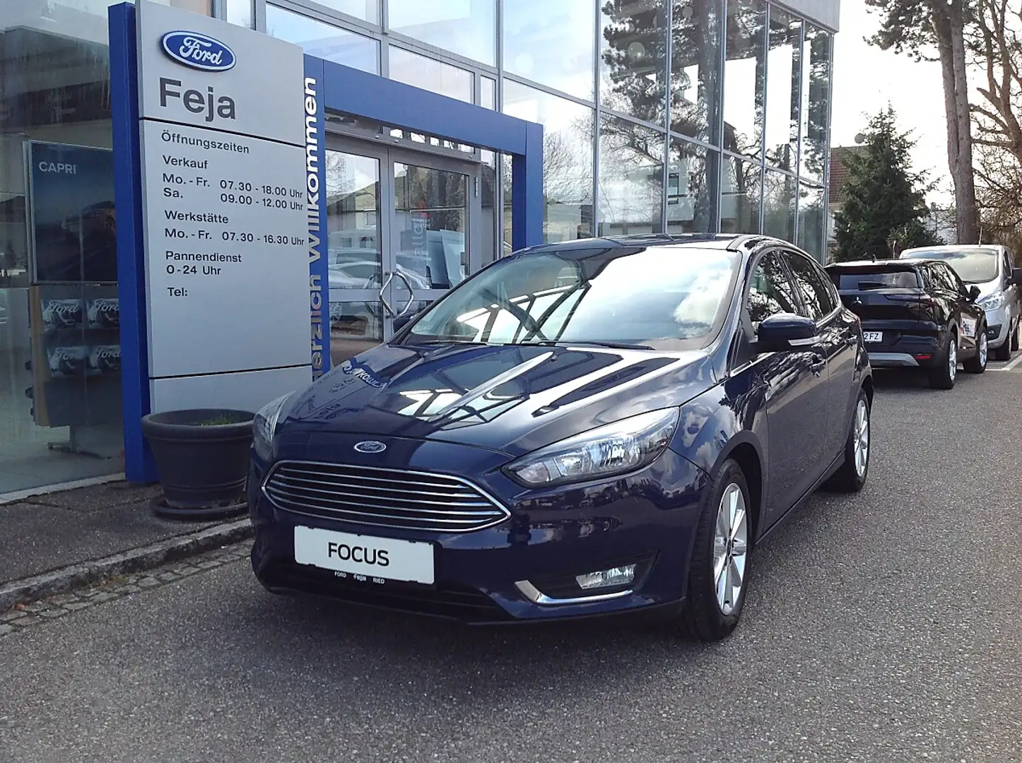 Ford Focus 1,0 EcoBoost Titanium Blau - 1