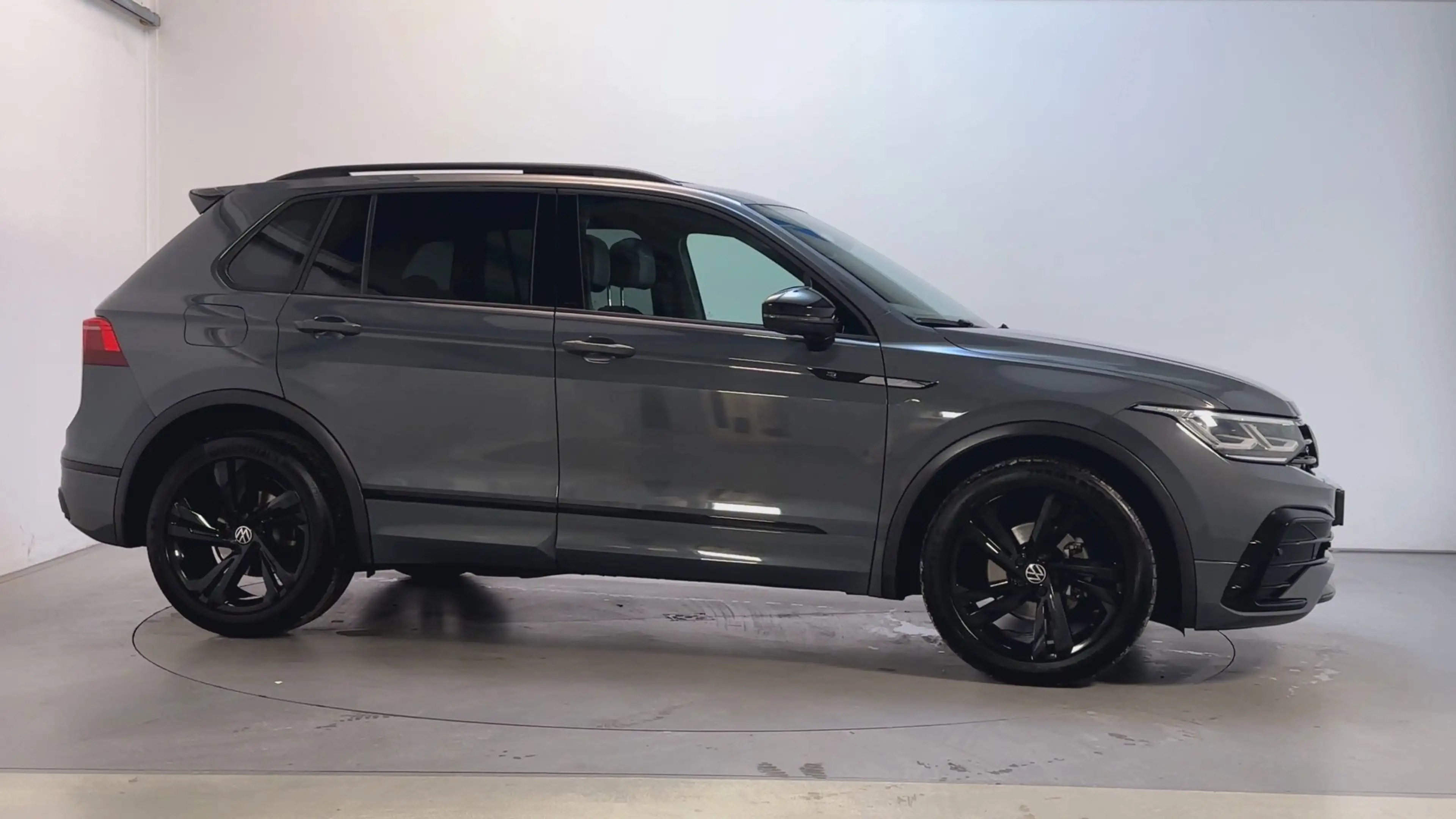 Volkswagen Tiguan 1.5 TSI 150pk DSG R-Line Panoramadak Alcantara App — photo 12