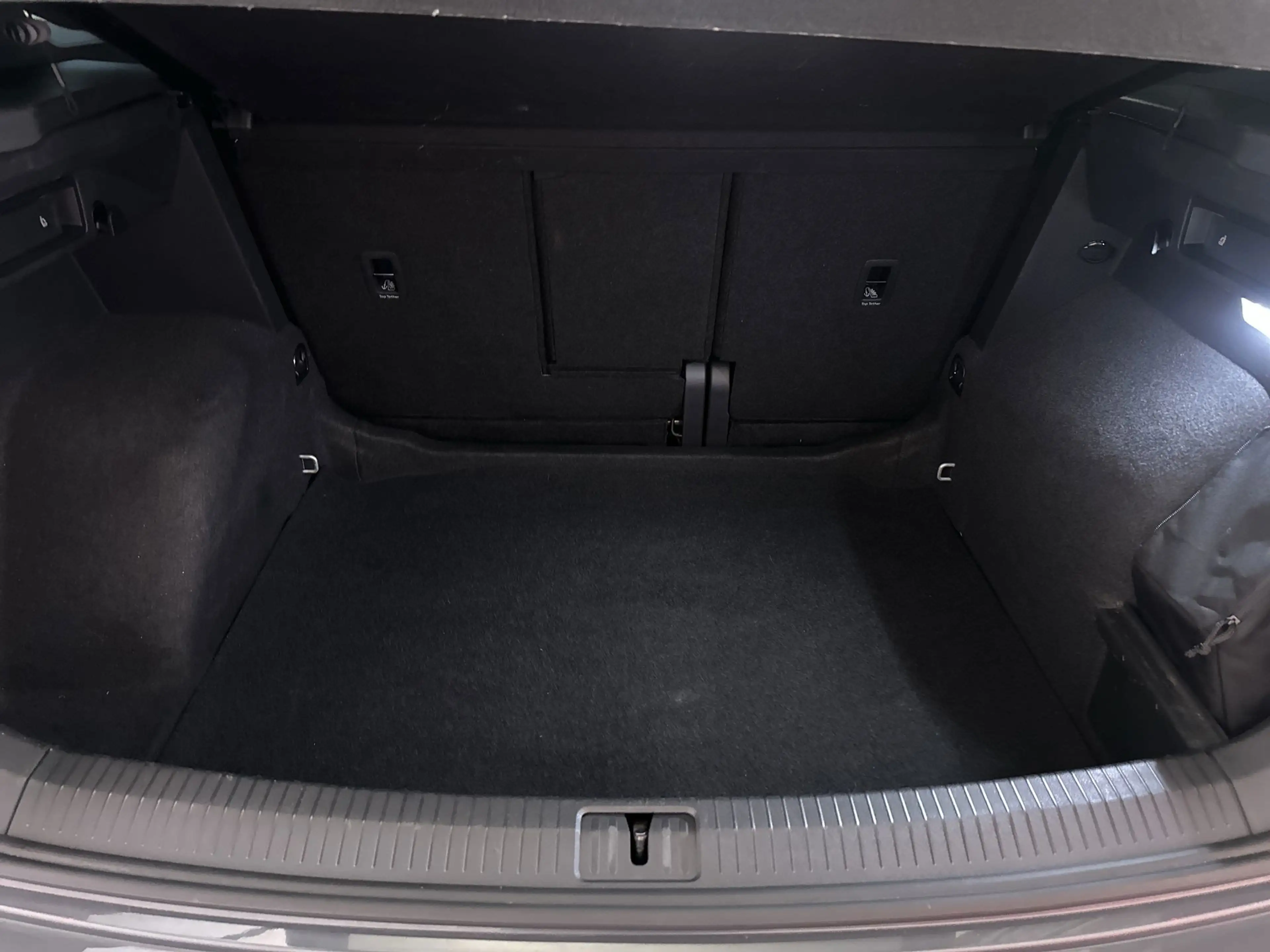 Volkswagen Tiguan 1.5 TSI 150pk DSG R-Line Panoramadak Alcantara App — photo 17