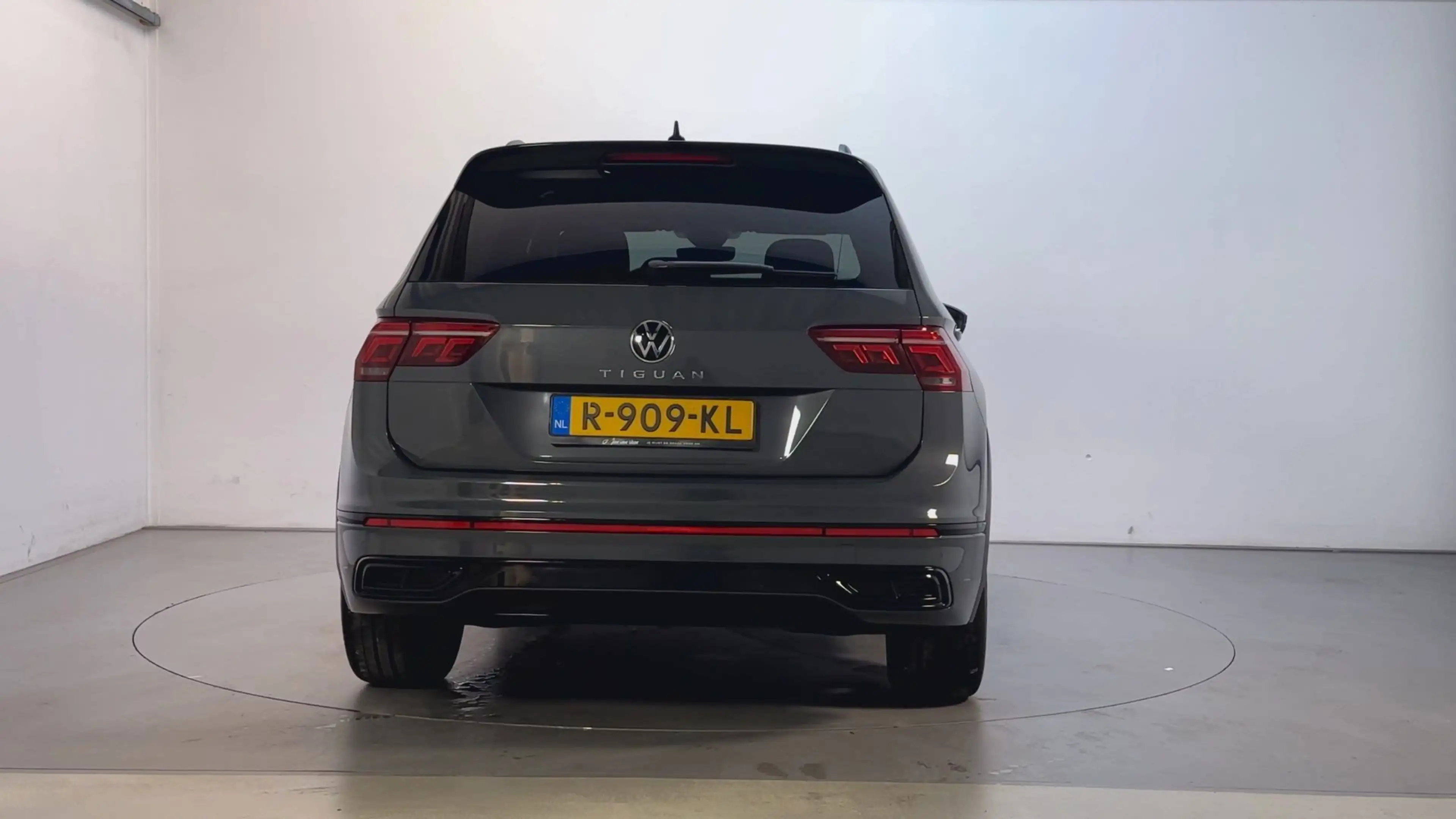 Volkswagen Tiguan 1.5 TSI 150pk DSG R-Line Panoramadak Alcantara App — photo 10
