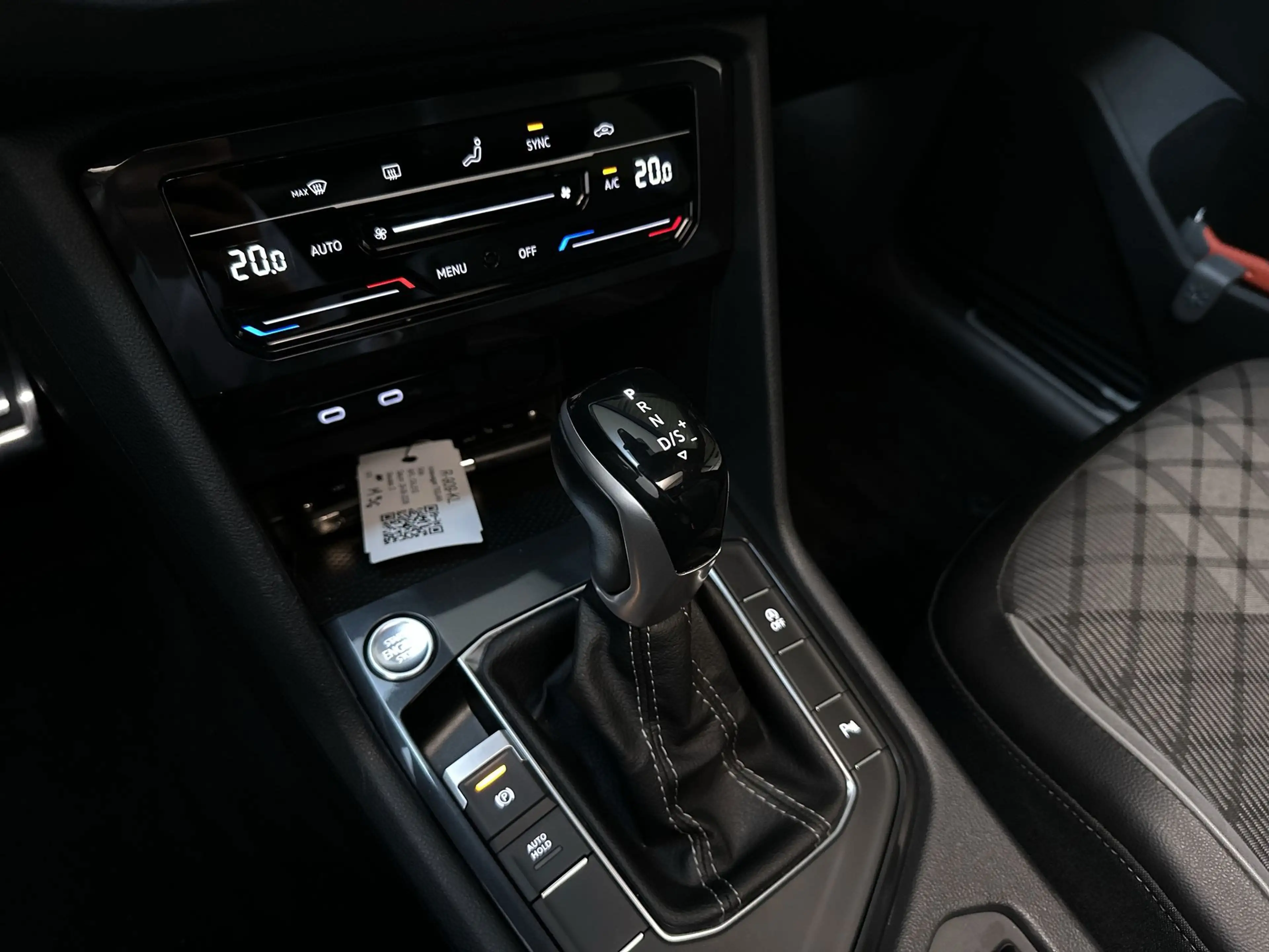 Volkswagen Tiguan 1.5 TSI 150pk DSG R-Line Panoramadak Alcantara App — photo 24