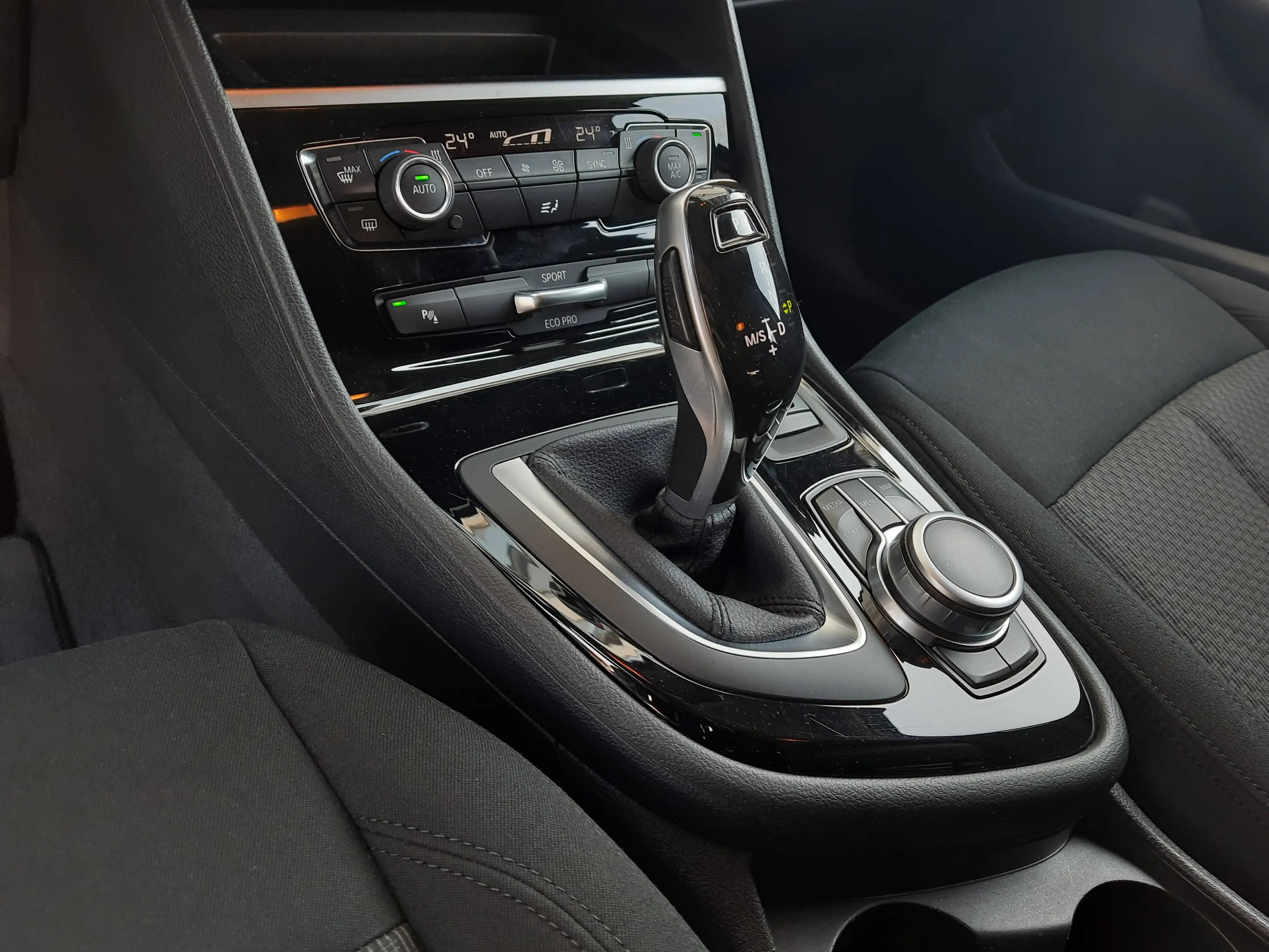 BMW 216 216 d Advantage Aut/PDC/Navi/EU6 — photo 12