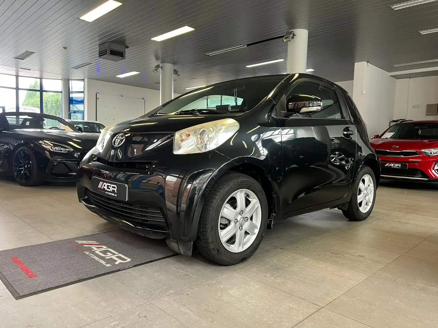 Toyota iQ Schwarz - 2