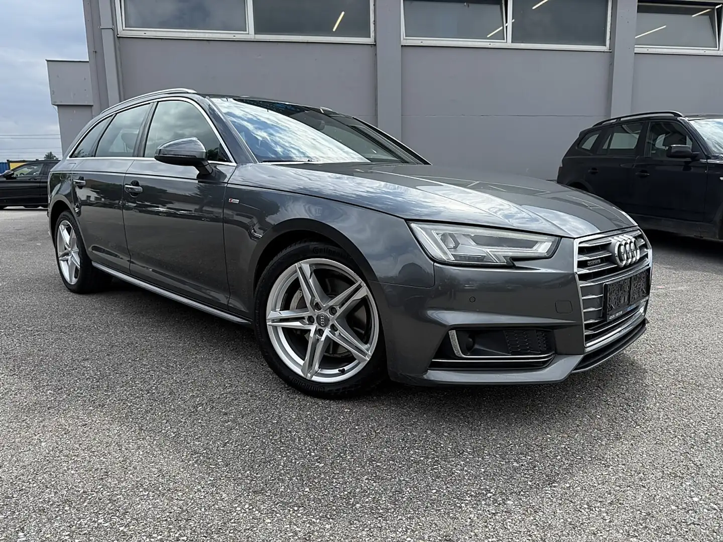Audi A4 Avant 2,0 TDI quattro S-line Sport S-tronic Grau - 2