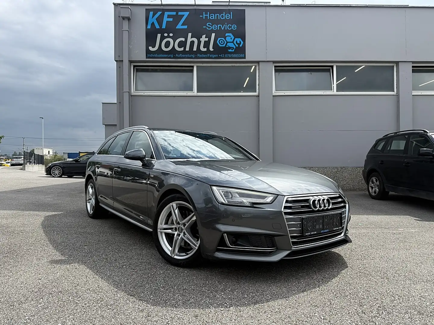 Audi A4 Avant 2,0 TDI quattro S-line Sport S-tronic Grau - 1