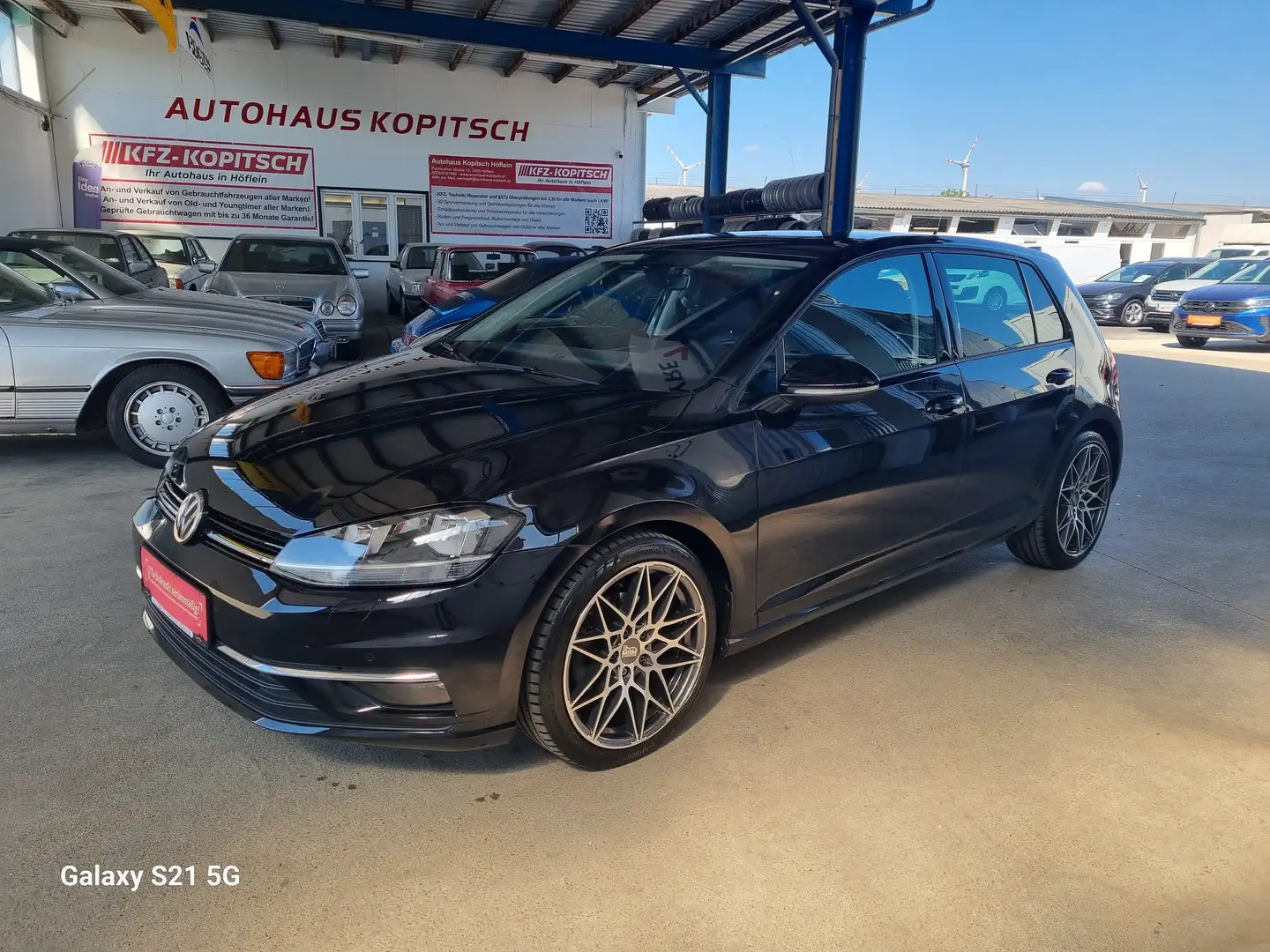 Volkswagen Golf 1,5 TSi Highline DSG - Topzustand! Schwarz - 1