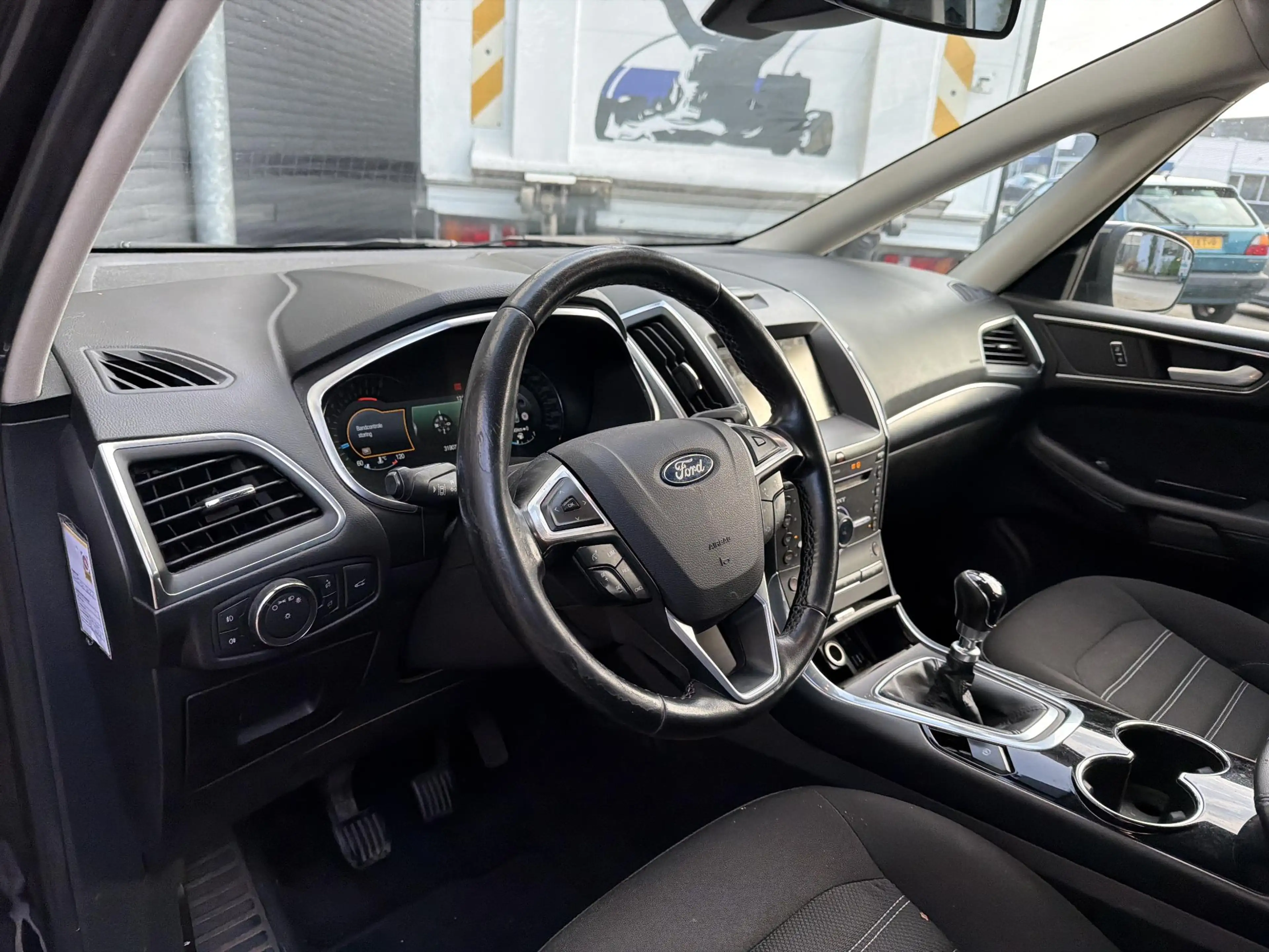 Ford Galaxy 1.5 Trend — photo 3