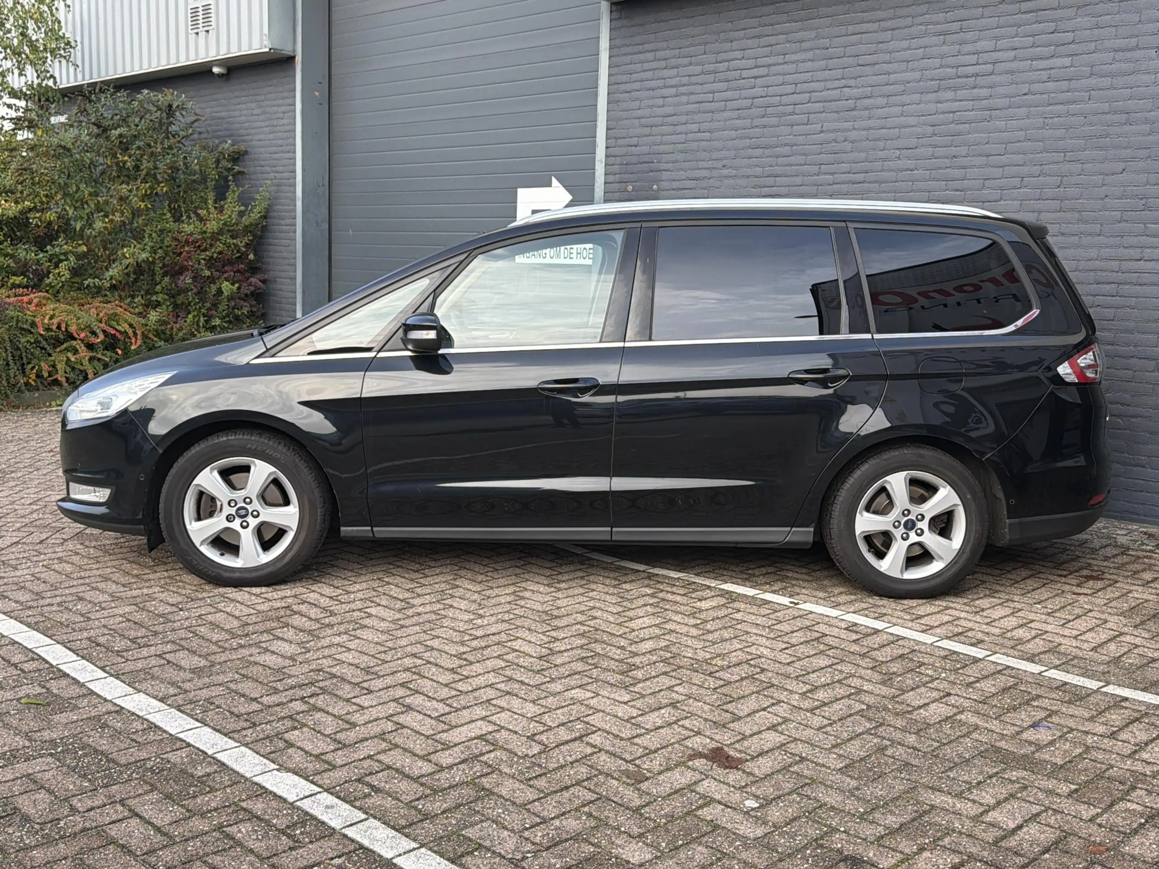 Ford Galaxy 1.5 Trend — photo 7