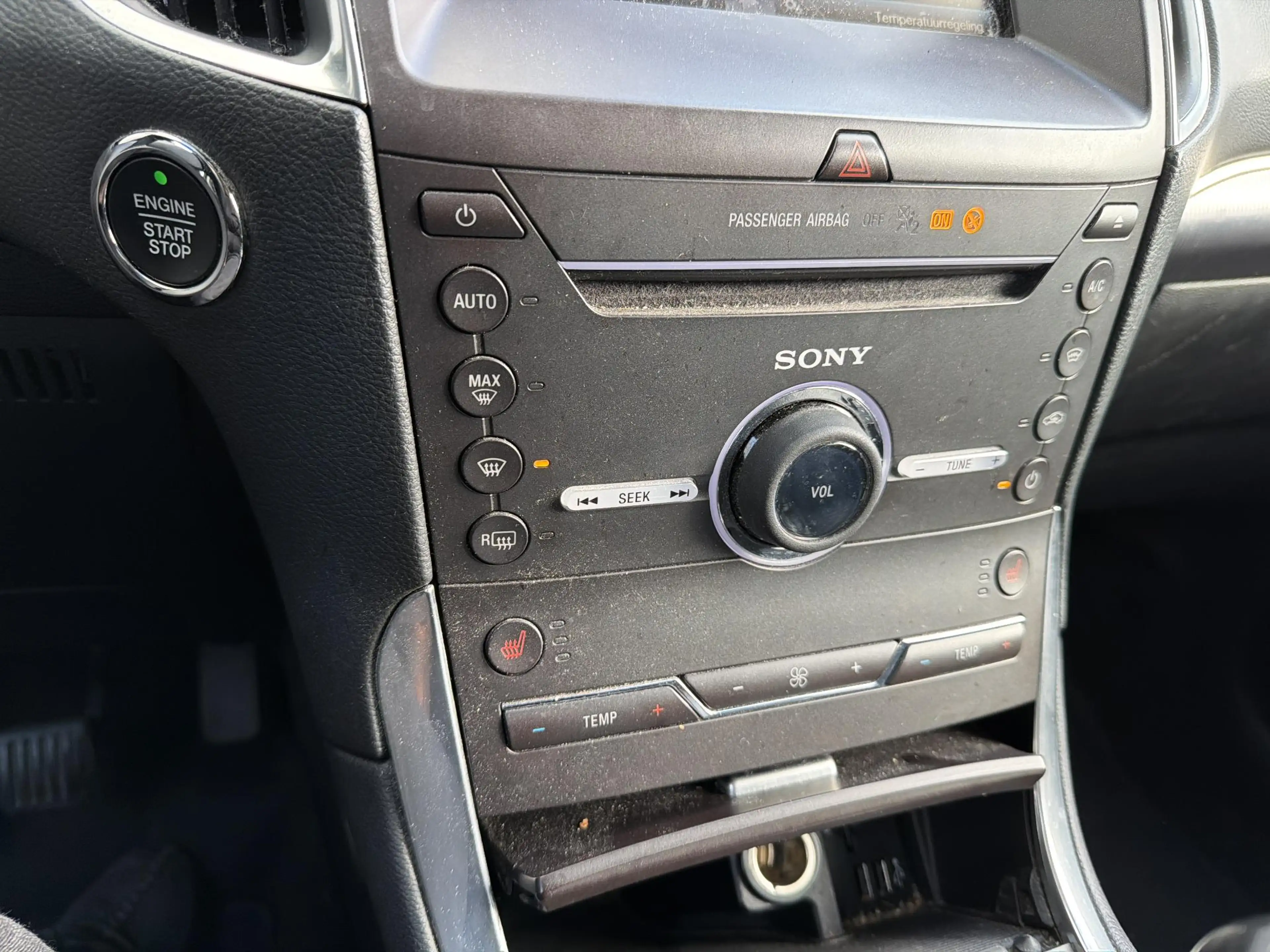 Ford Galaxy 1.5 Trend — photo 13