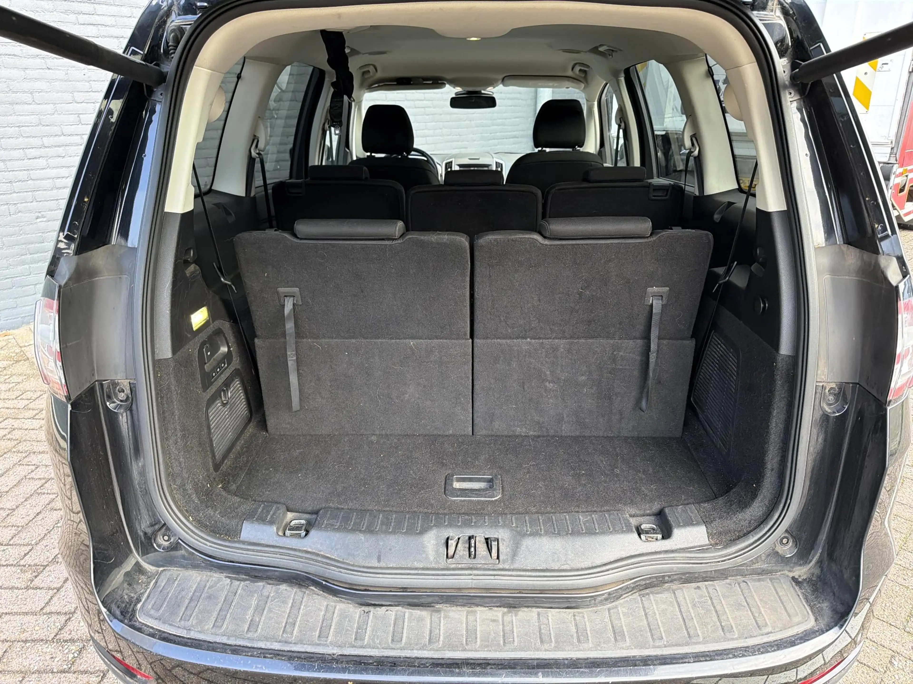 Ford Galaxy 1.5 Trend — photo 15