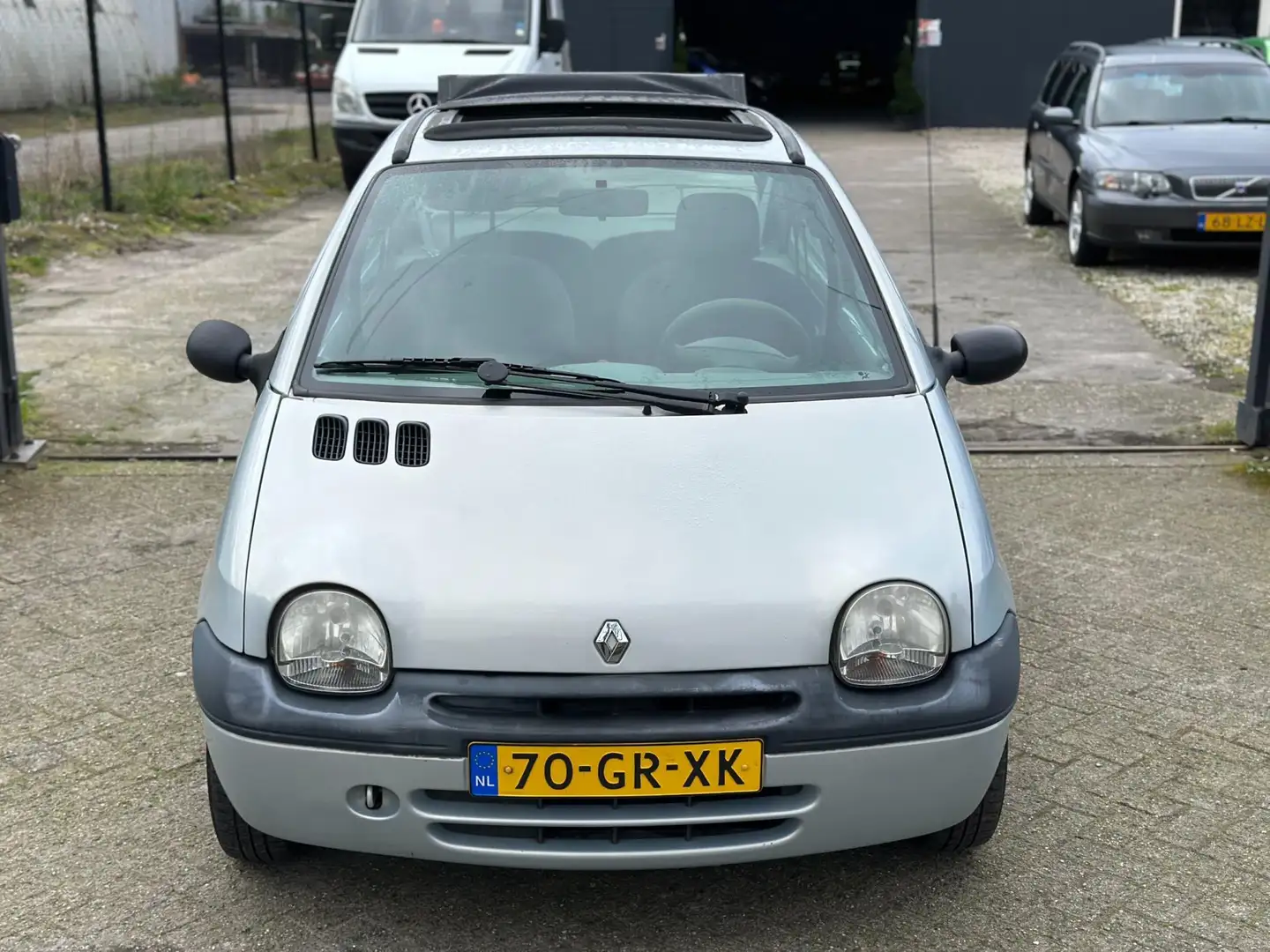 Renault Twingo 1.2 Authentique 1ste Eigenaar Nieuwe APK Grijs - 2