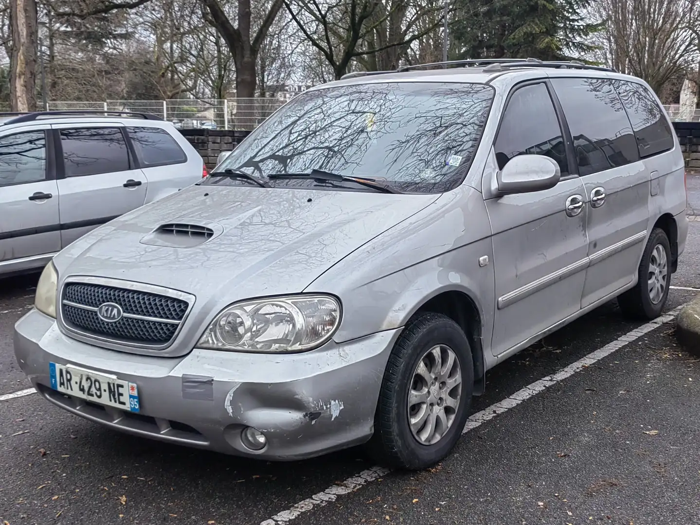 Kia Carnival 2.9 CRDI EX Luxe Srebrny - 2