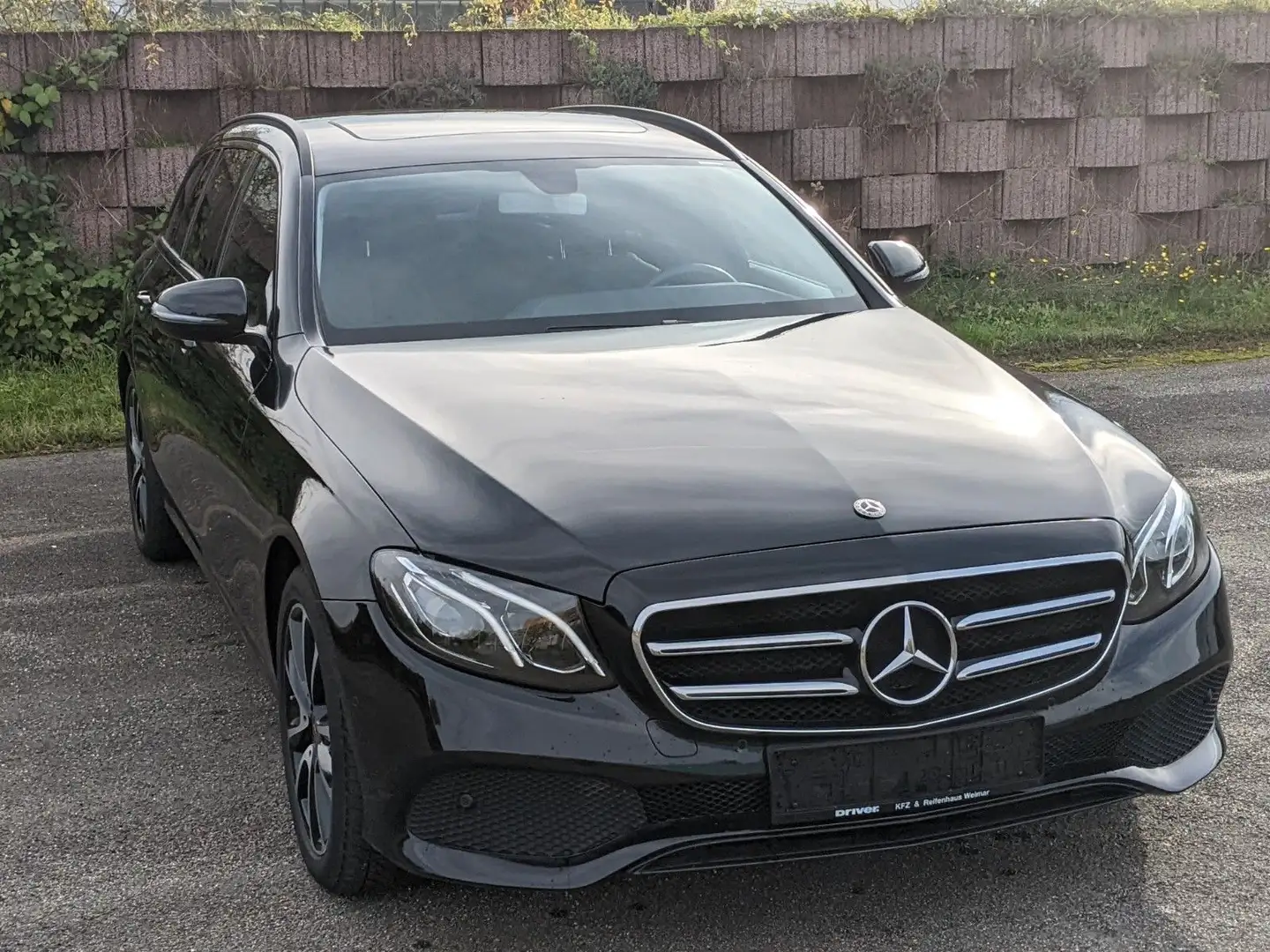 Mercedes-Benz E 200 E -Klasse T-Modell E 200 4Matic Schwarz - 1