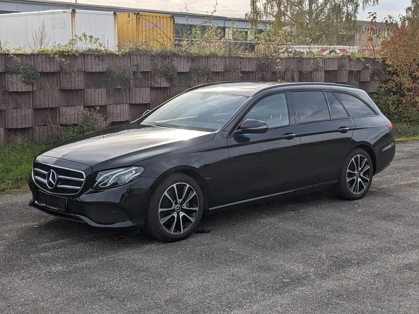 Mercedes-Benz E 200 E -Klasse T-Modell E 200 4Matic Schwarz - 2