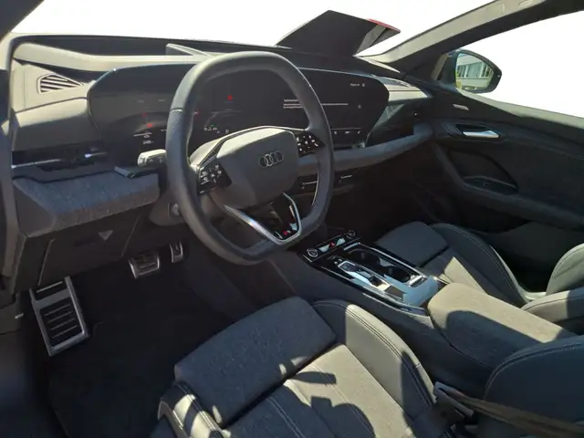 Audi Q6 e-tron view 4