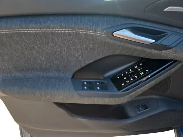 Audi Q6 e-tron view 11