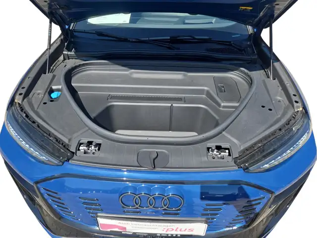 Audi Q6 e-tron view 12