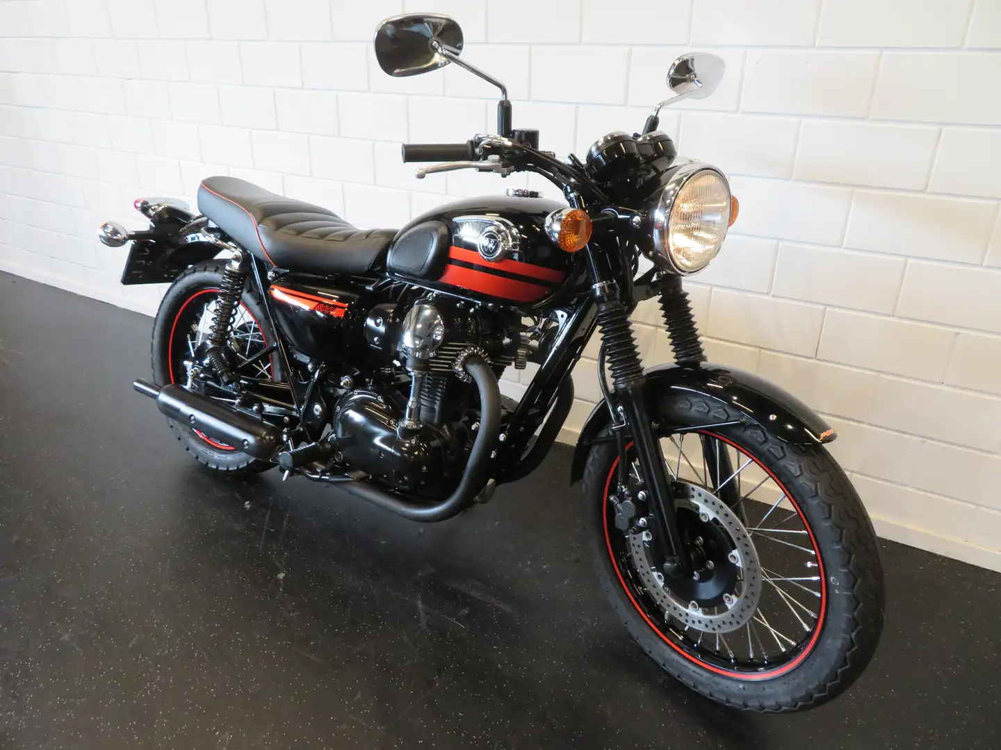 Kawasaki W 800 W800 SUPER GAAF! HISTORIE Rot - 2