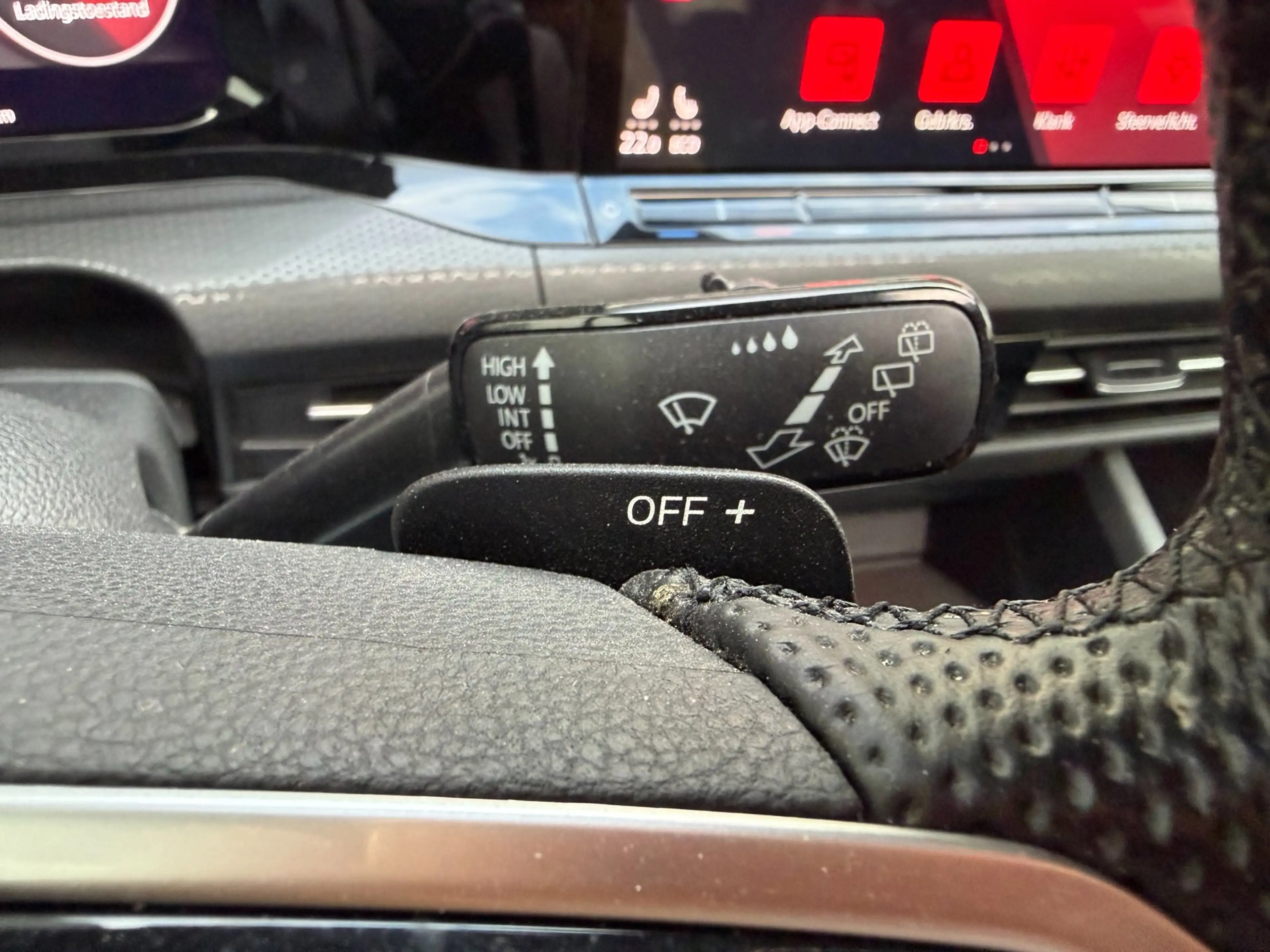Volkswagen Golf GTE 1.4 eHybrid PANODAK l ACC l CAMERA l 18'' — photo 21