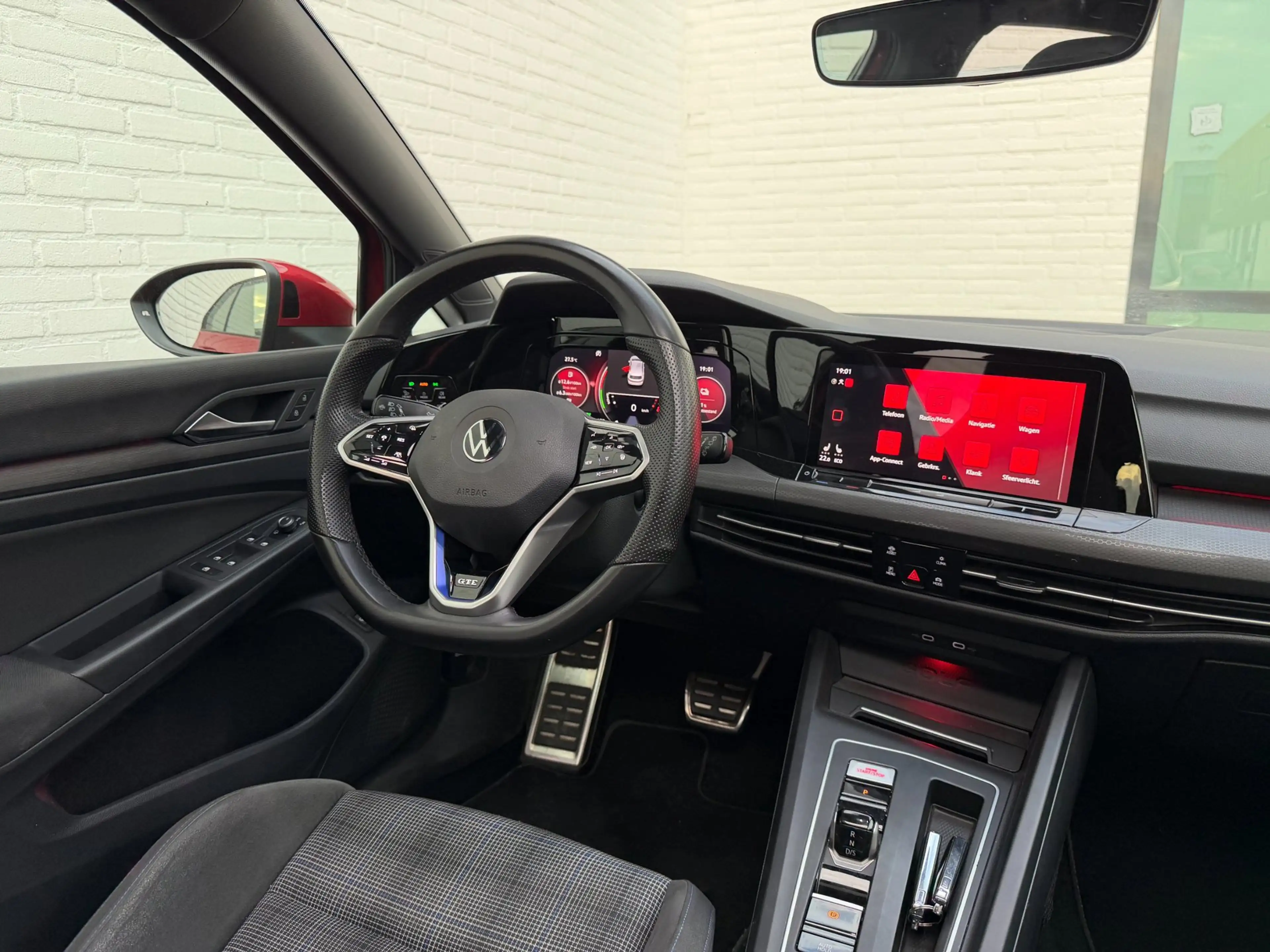 Volkswagen Golf GTE 1.4 eHybrid PANODAK l ACC l CAMERA l 18'' — photo 15