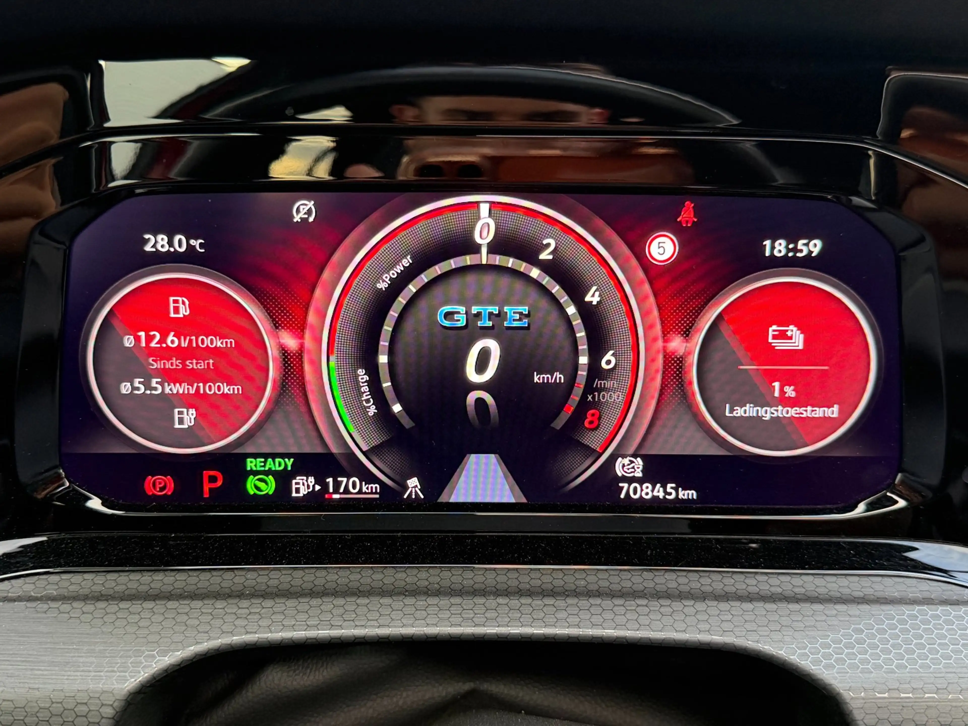 Volkswagen Golf GTE 1.4 eHybrid PANODAK l ACC l CAMERA l 18'' — photo 18