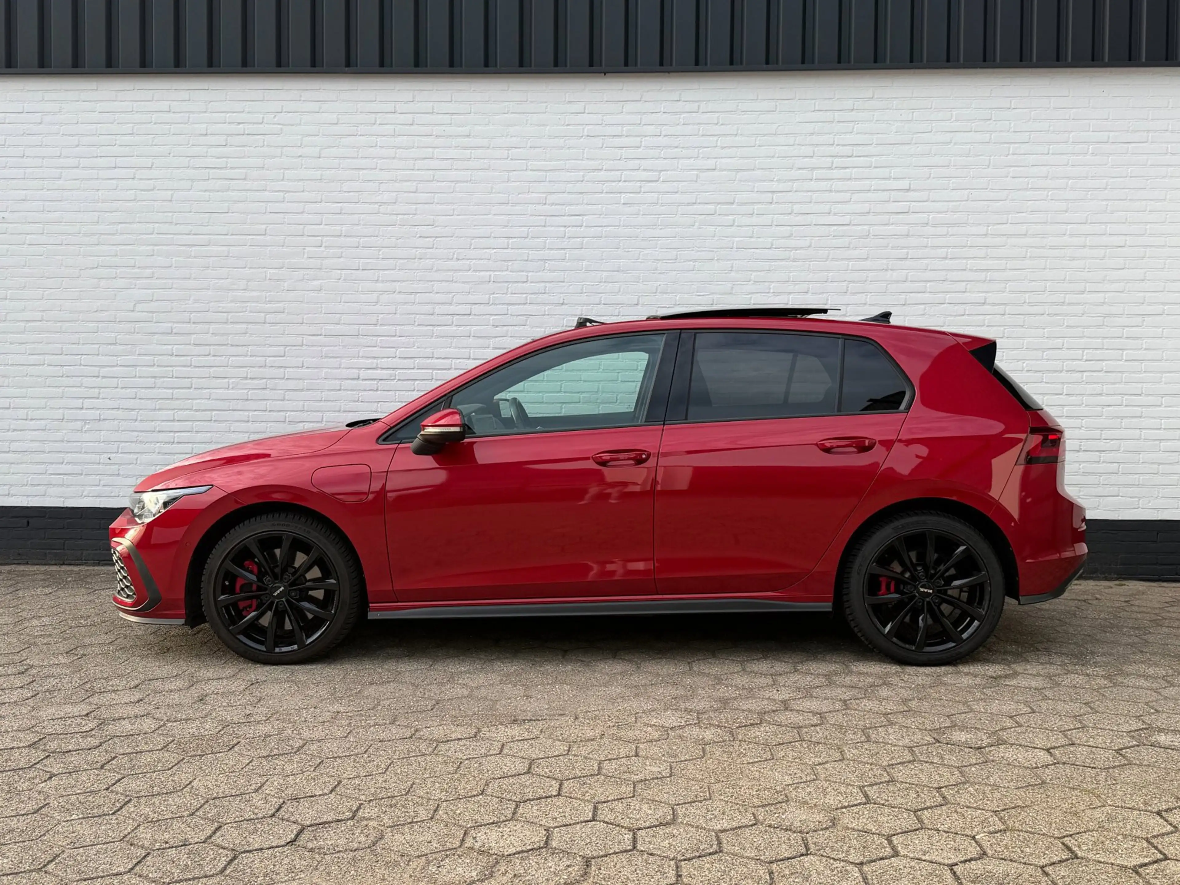 Volkswagen Golf GTE 1.4 eHybrid PANODAK l ACC l CAMERA l 18'' — photo 2