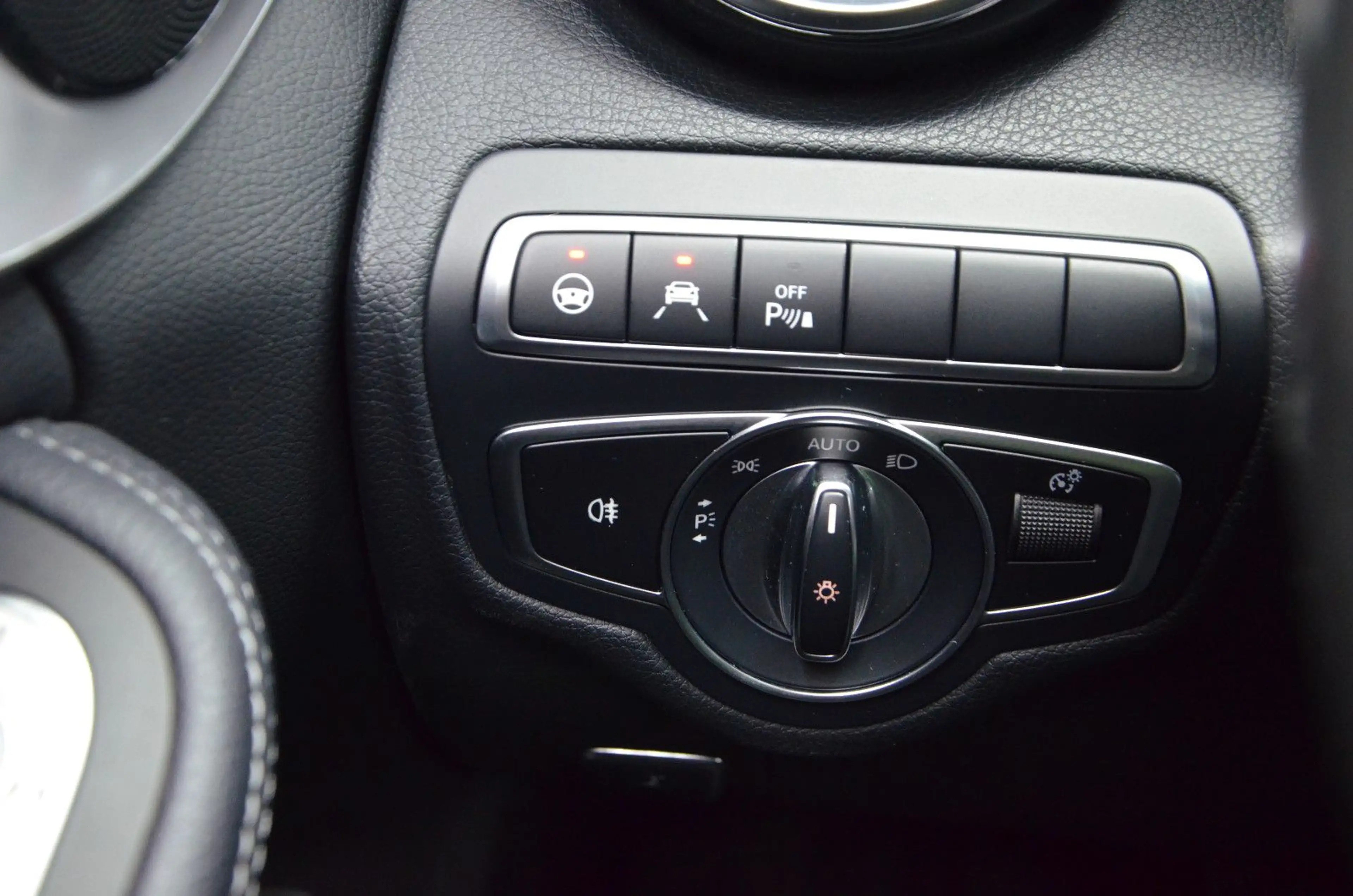 Mercedes-Benz C 220 T BlueTec *AMG LINE*LEDER*PANORAMA*AHK* — photo 12