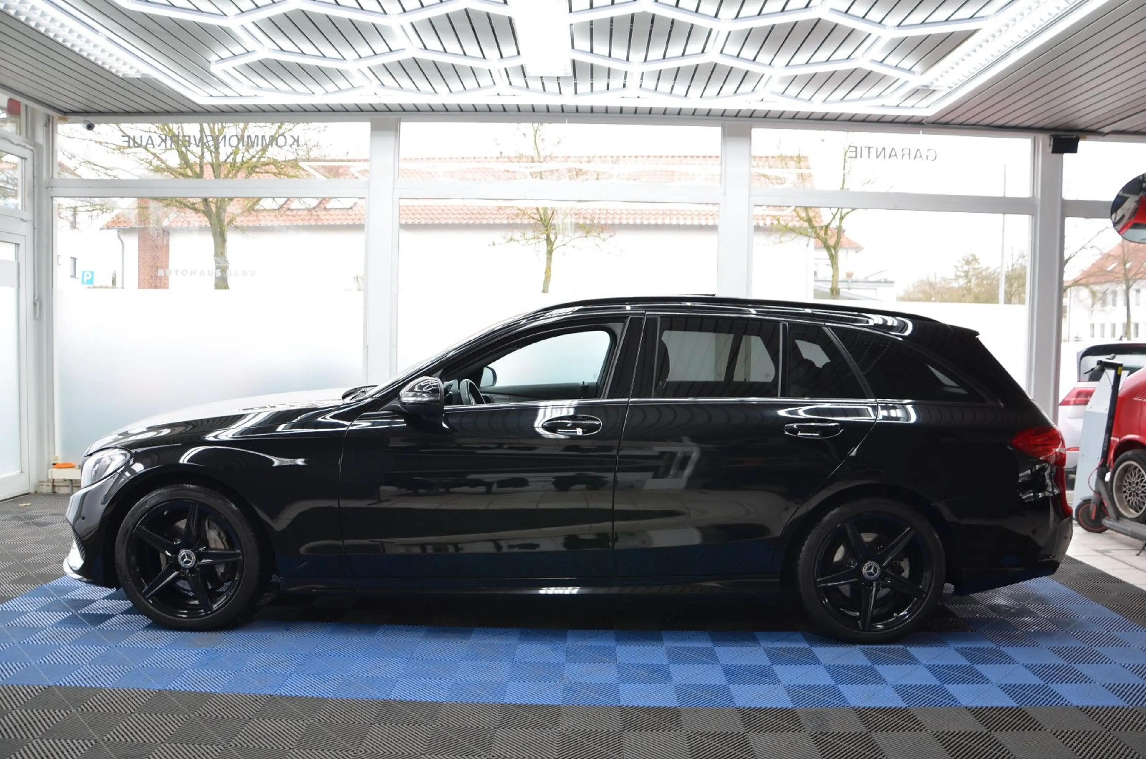 Mercedes-Benz C 220 T BlueTec *AMG LINE*LEDER*PANORAMA*AHK* — photo 7