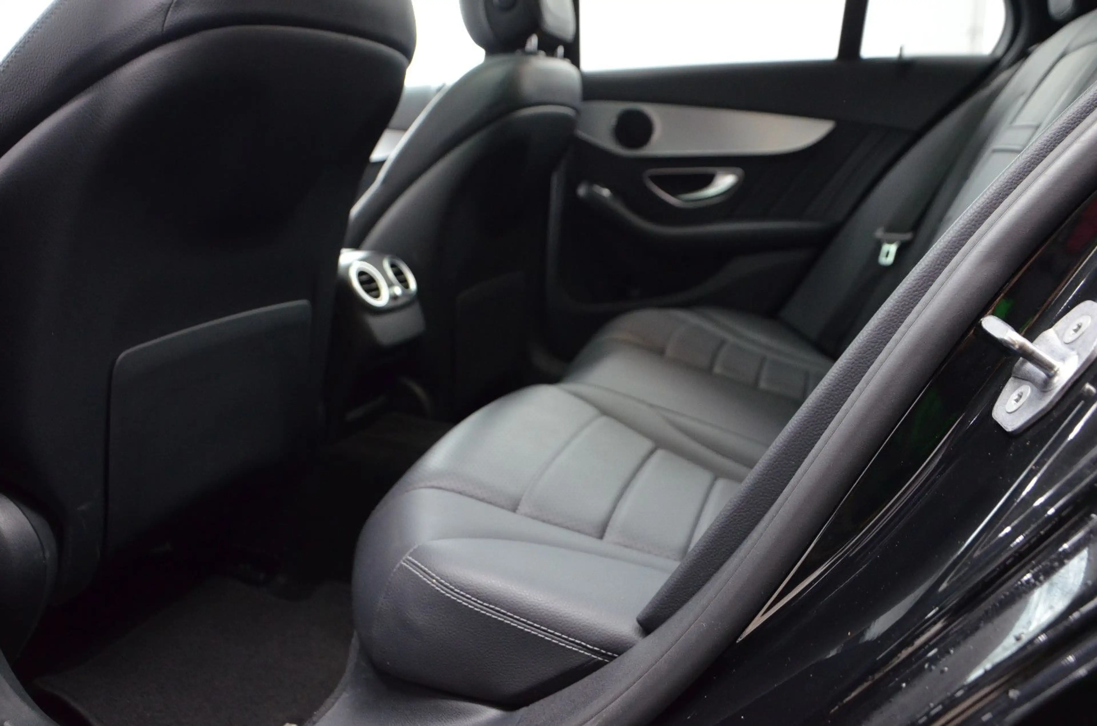 Mercedes-Benz C 220 T BlueTec *AMG LINE*LEDER*PANORAMA*AHK* — photo 15