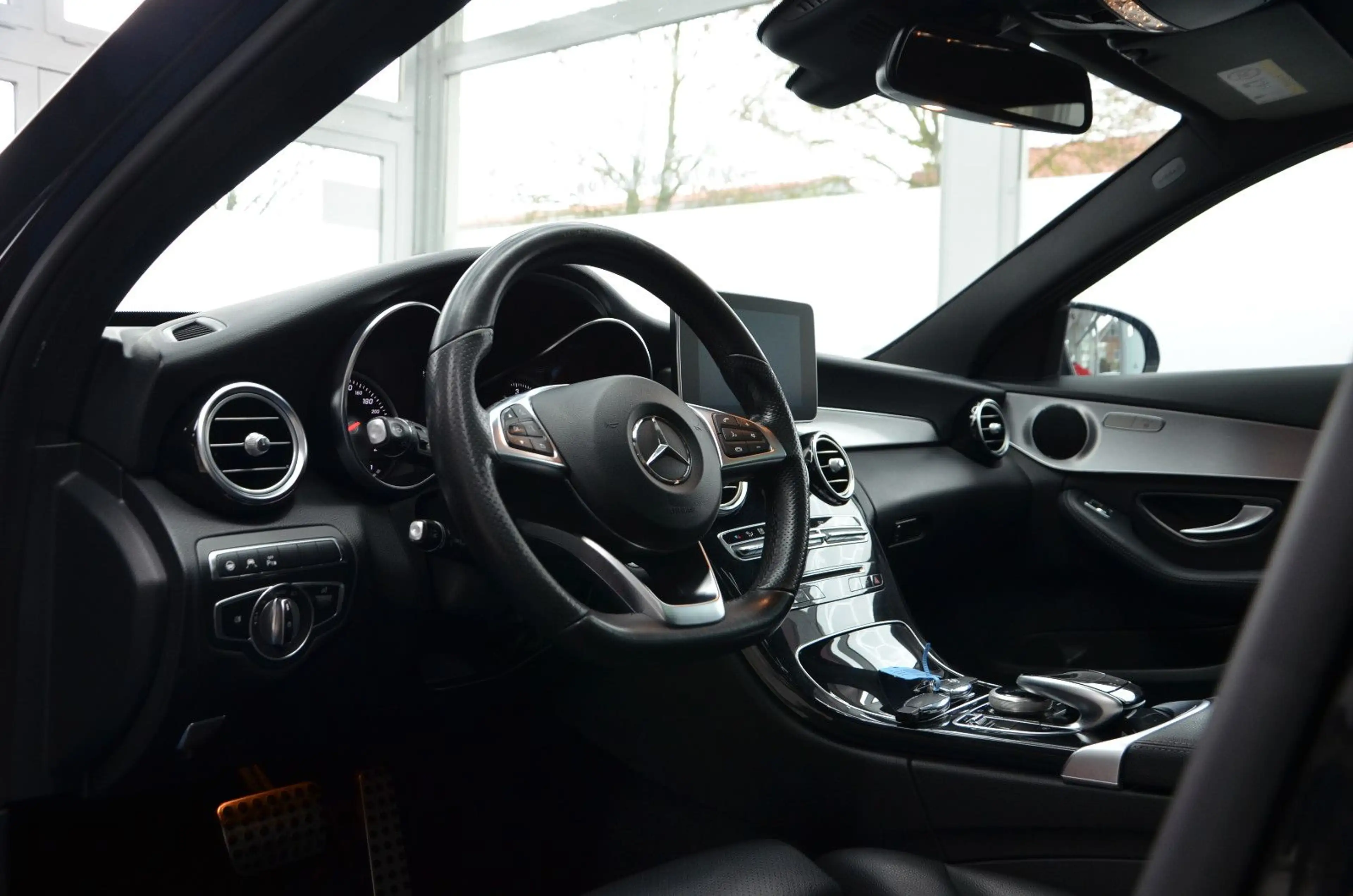 Mercedes-Benz C 220 T BlueTec *AMG LINE*LEDER*PANORAMA*AHK* — photo 10