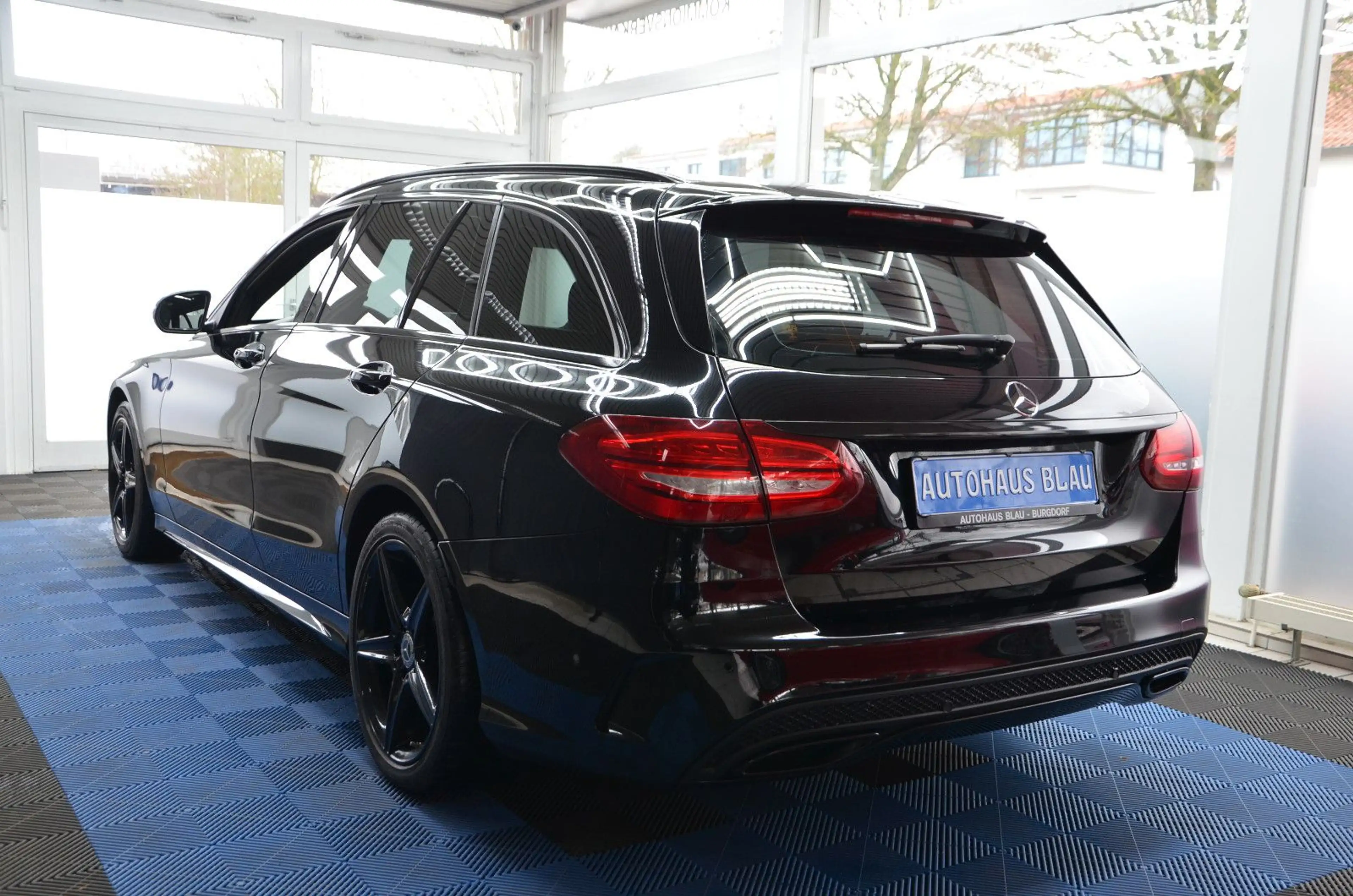 Mercedes-Benz C 220 T BlueTec *AMG LINE*LEDER*PANORAMA*AHK* — photo 6