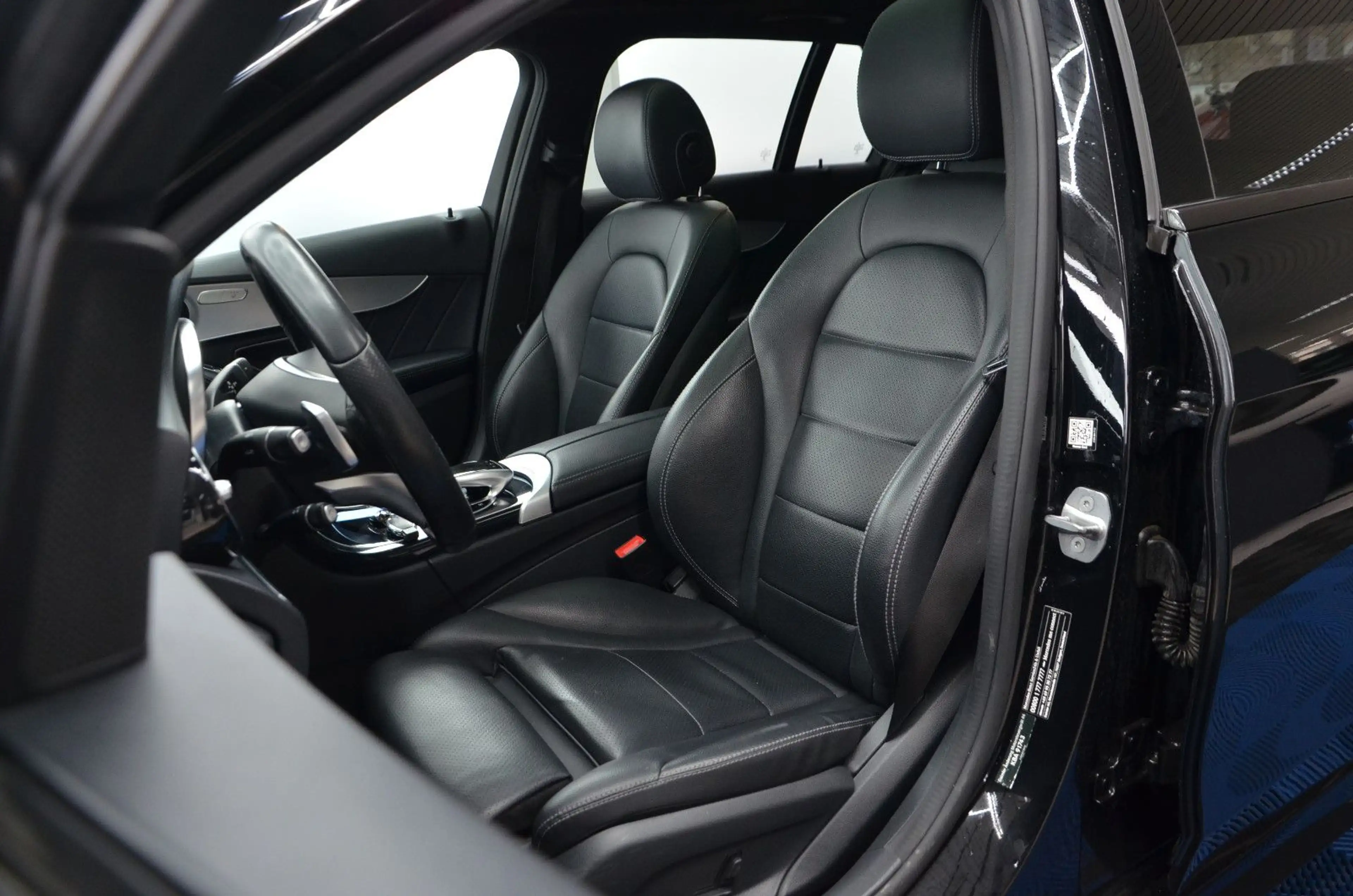 Mercedes-Benz C 220 T BlueTec *AMG LINE*LEDER*PANORAMA*AHK* — photo 9