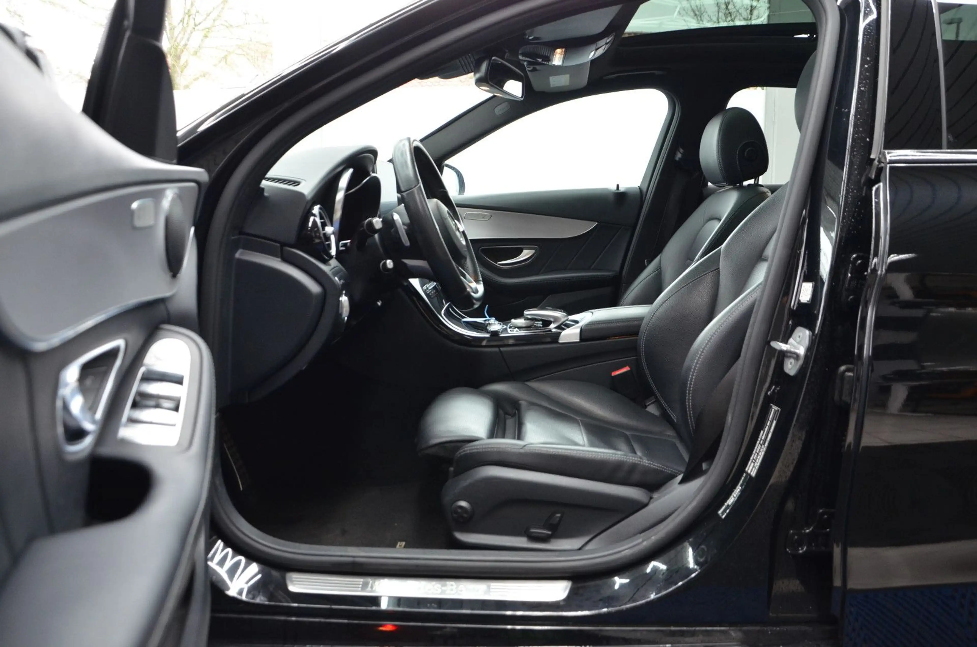 Mercedes-Benz C 220 T BlueTec *AMG LINE*LEDER*PANORAMA*AHK* — photo 8