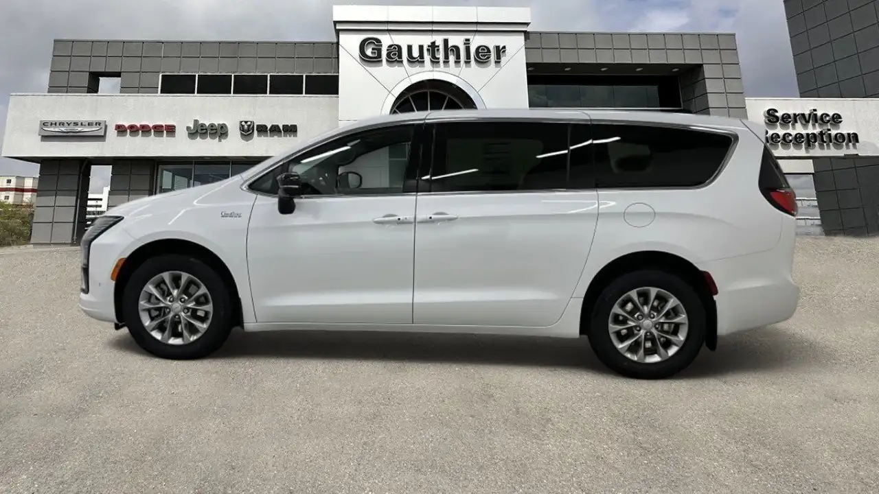 Chrysler Pacifica снимка Chrysler Pacifica