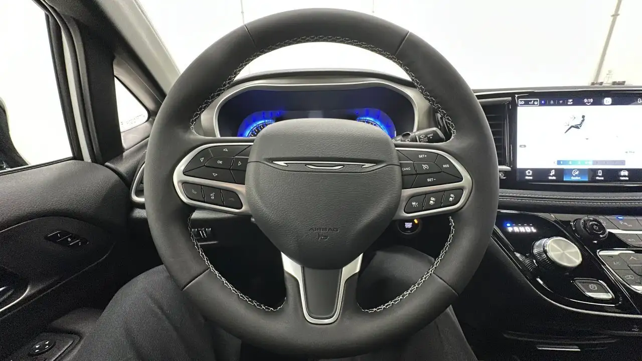 Chrysler Pacifica снимка Chrysler Pacifica
