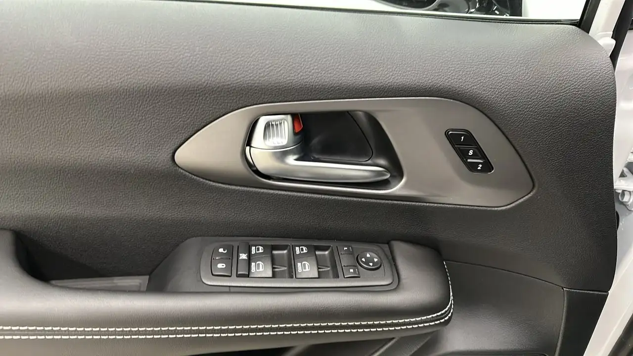 Chrysler Pacifica снимка Chrysler Pacifica
