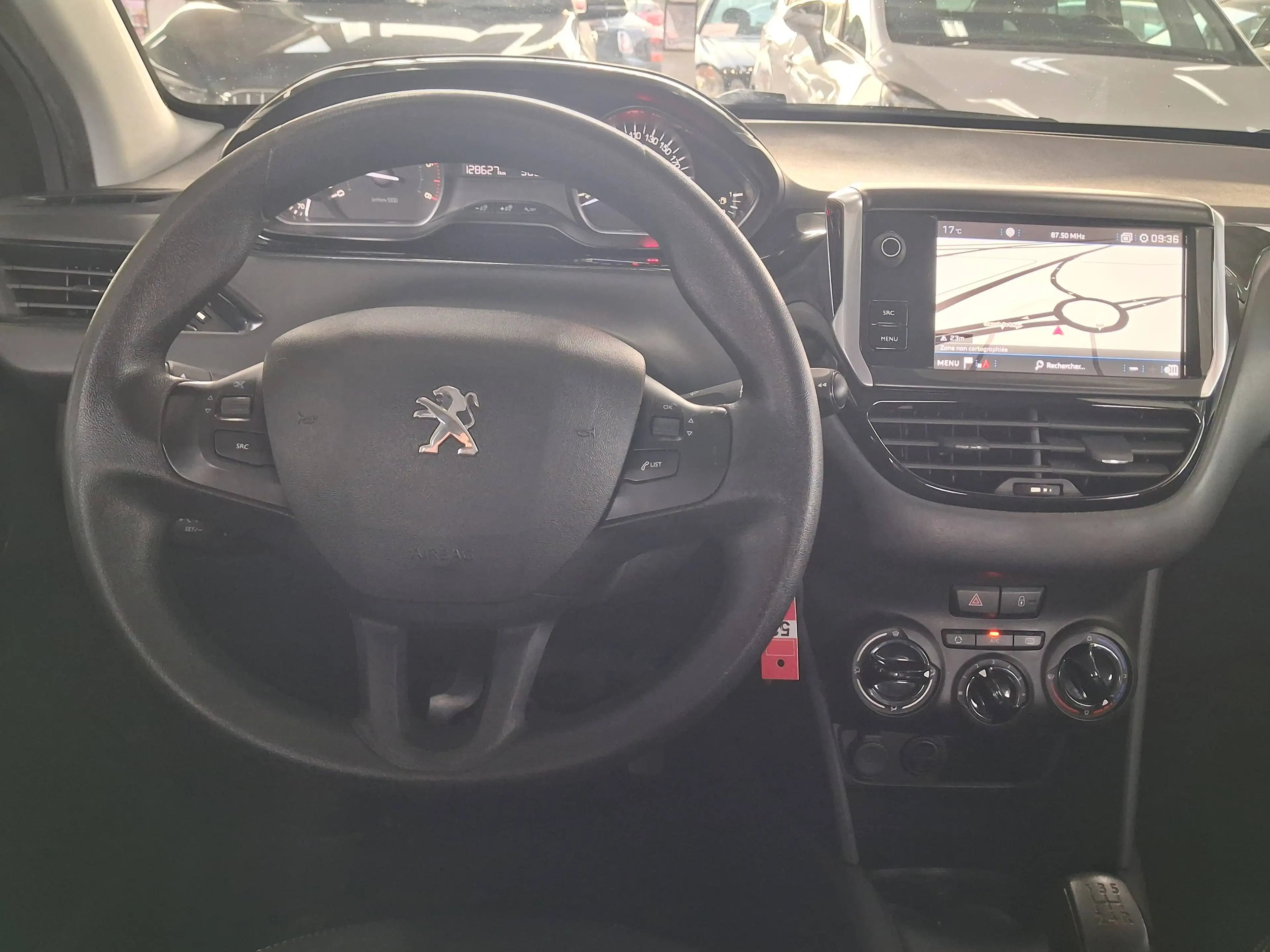 Peugeot 208 208 1.6 BlueHDi Active_CAMERA_BLUETOOTH_EURO6 — photo 9