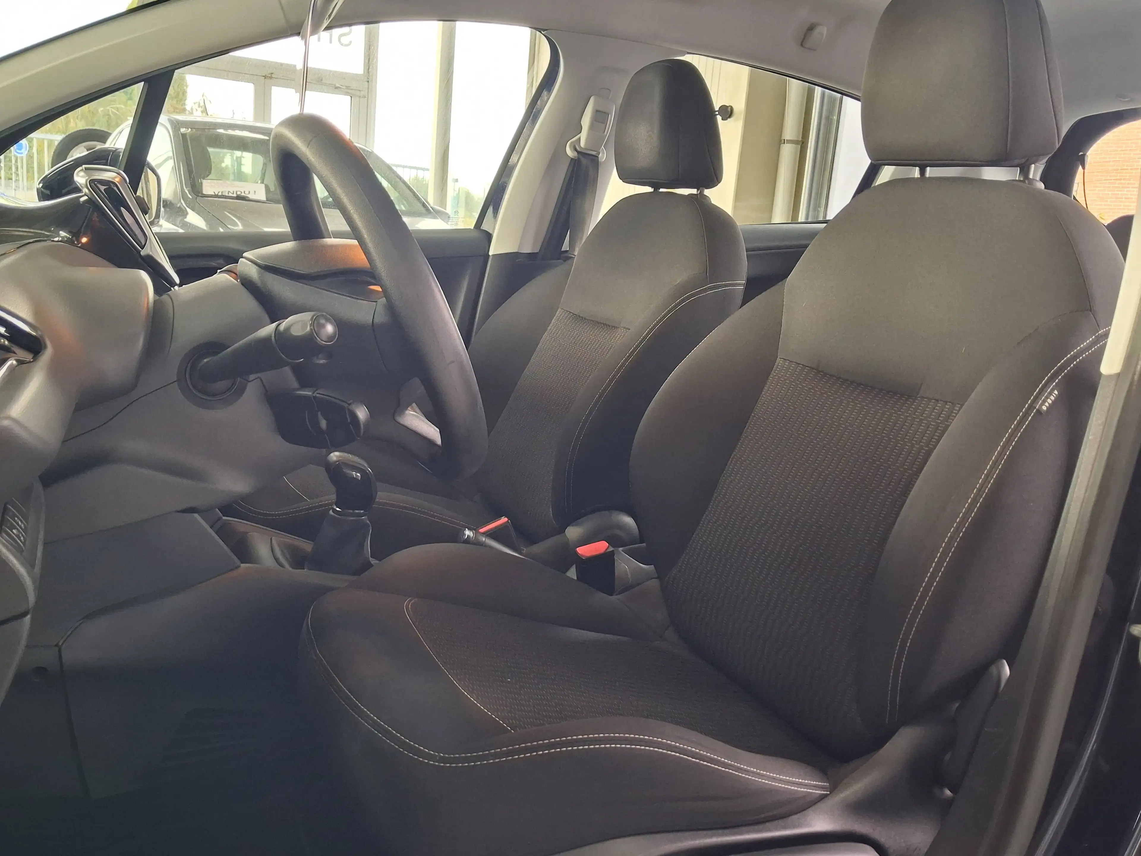 Peugeot 208 208 1.6 BlueHDi Active_CAMERA_BLUETOOTH_EURO6 — photo 10