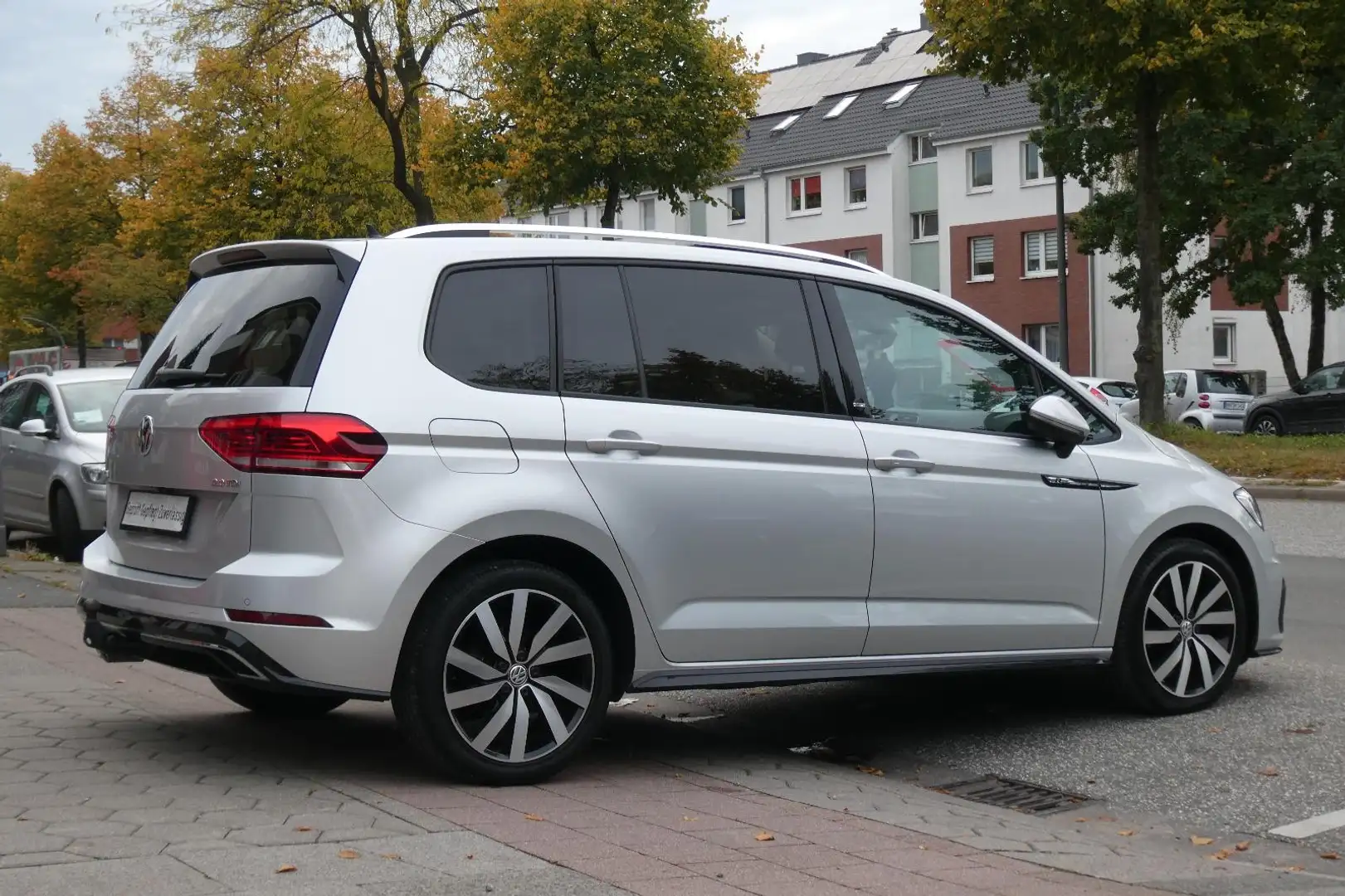 Volkswagen Touran 2.0 TDI SCR (BlueMotion Technology) DSG SOUND Silber - 2
